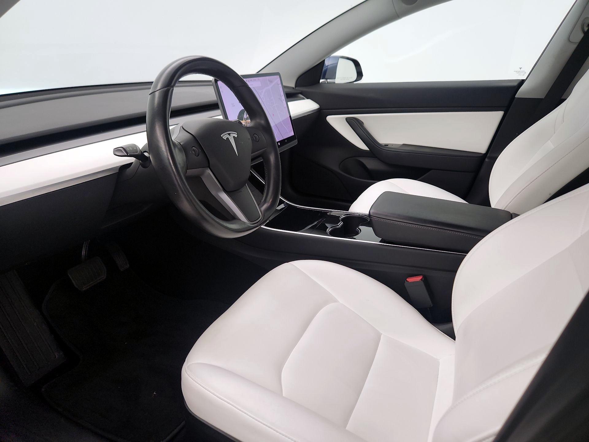 Thumbnail: 2019 Tesla Model 3 - 11