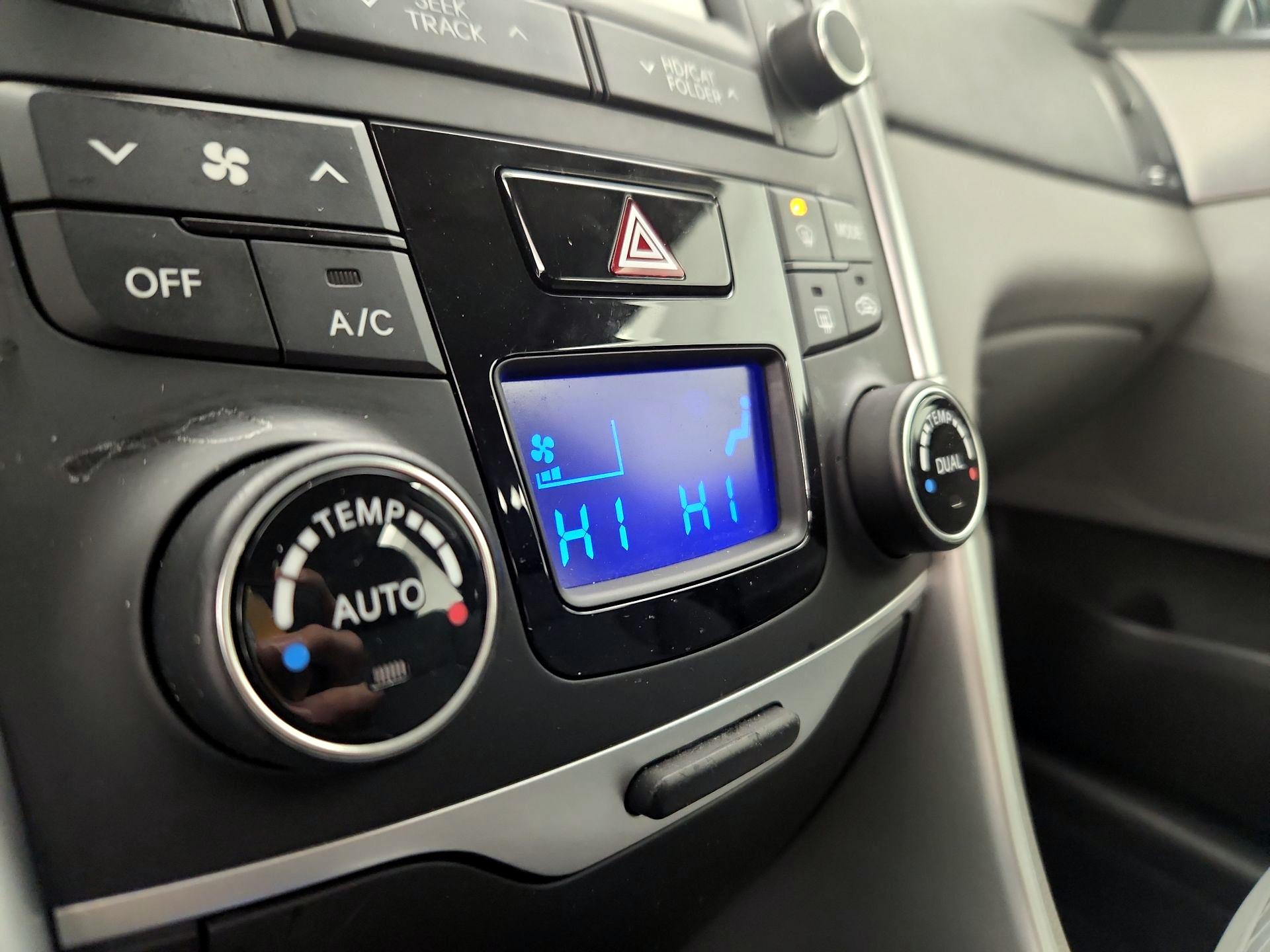 Thumbnail: 2015 Hyundai Sonata - 16