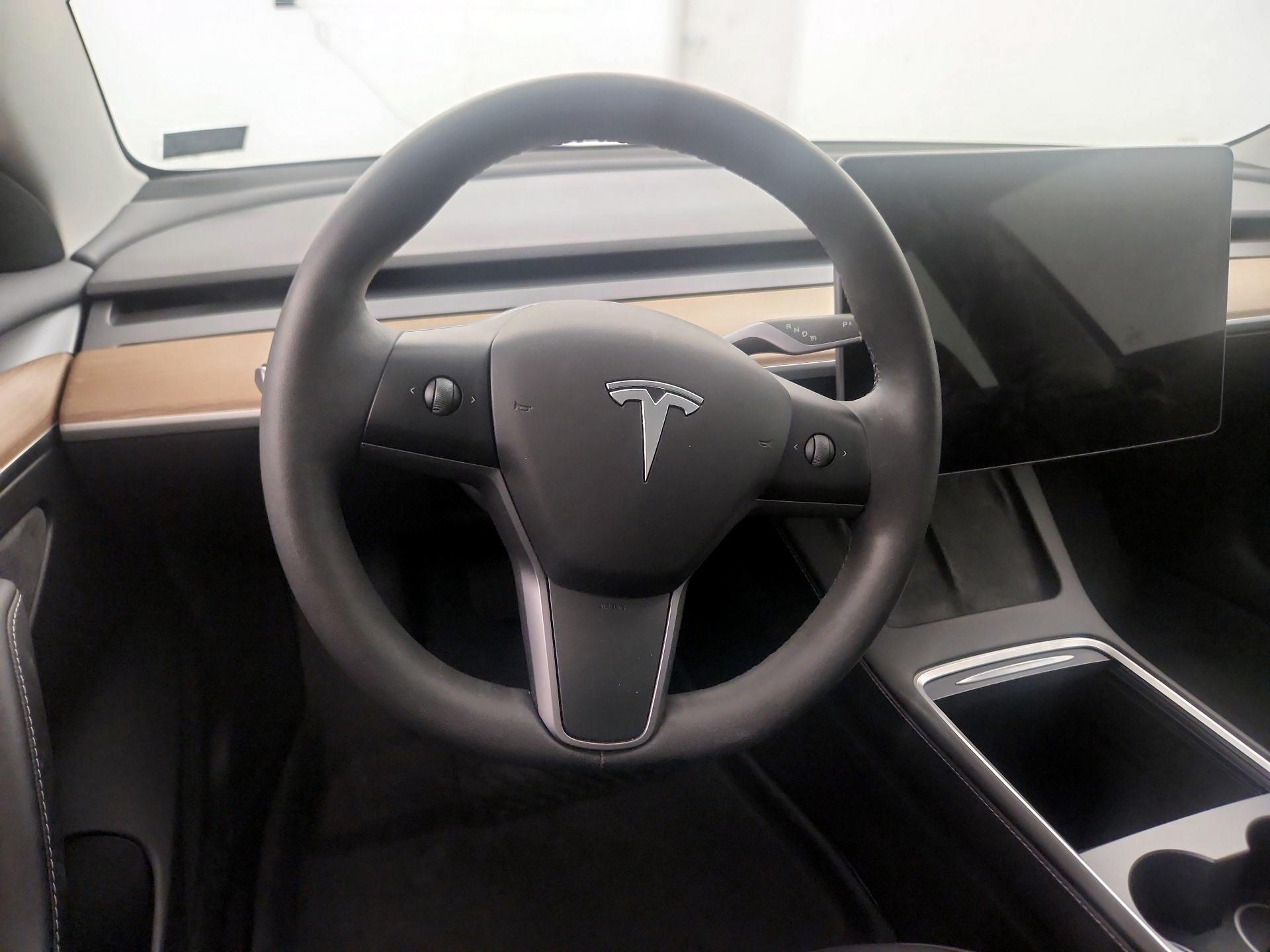 Thumbnail: 2023 Tesla Model 3 - 10