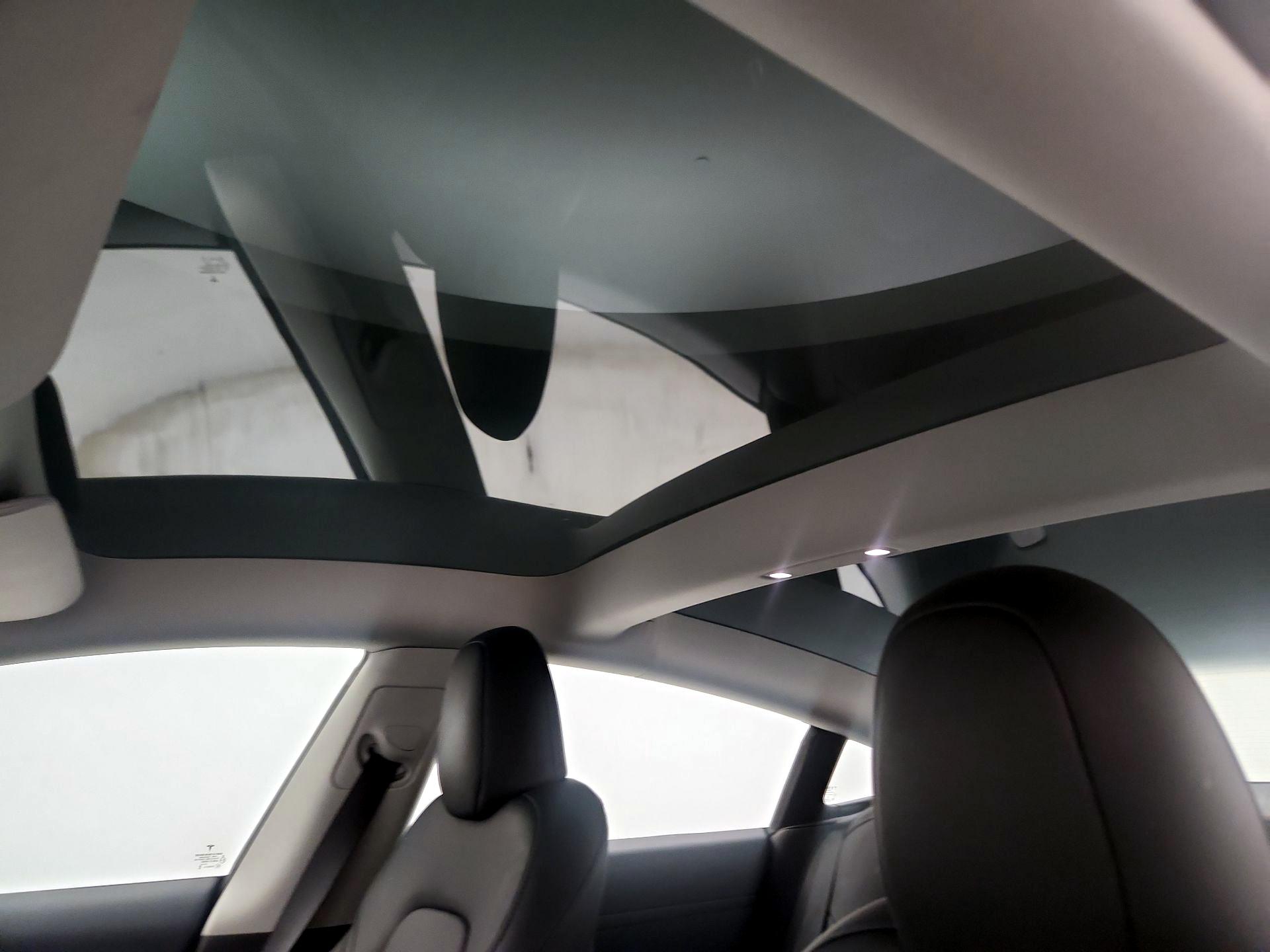 Thumbnail: 2023 Tesla Model 3 - 18