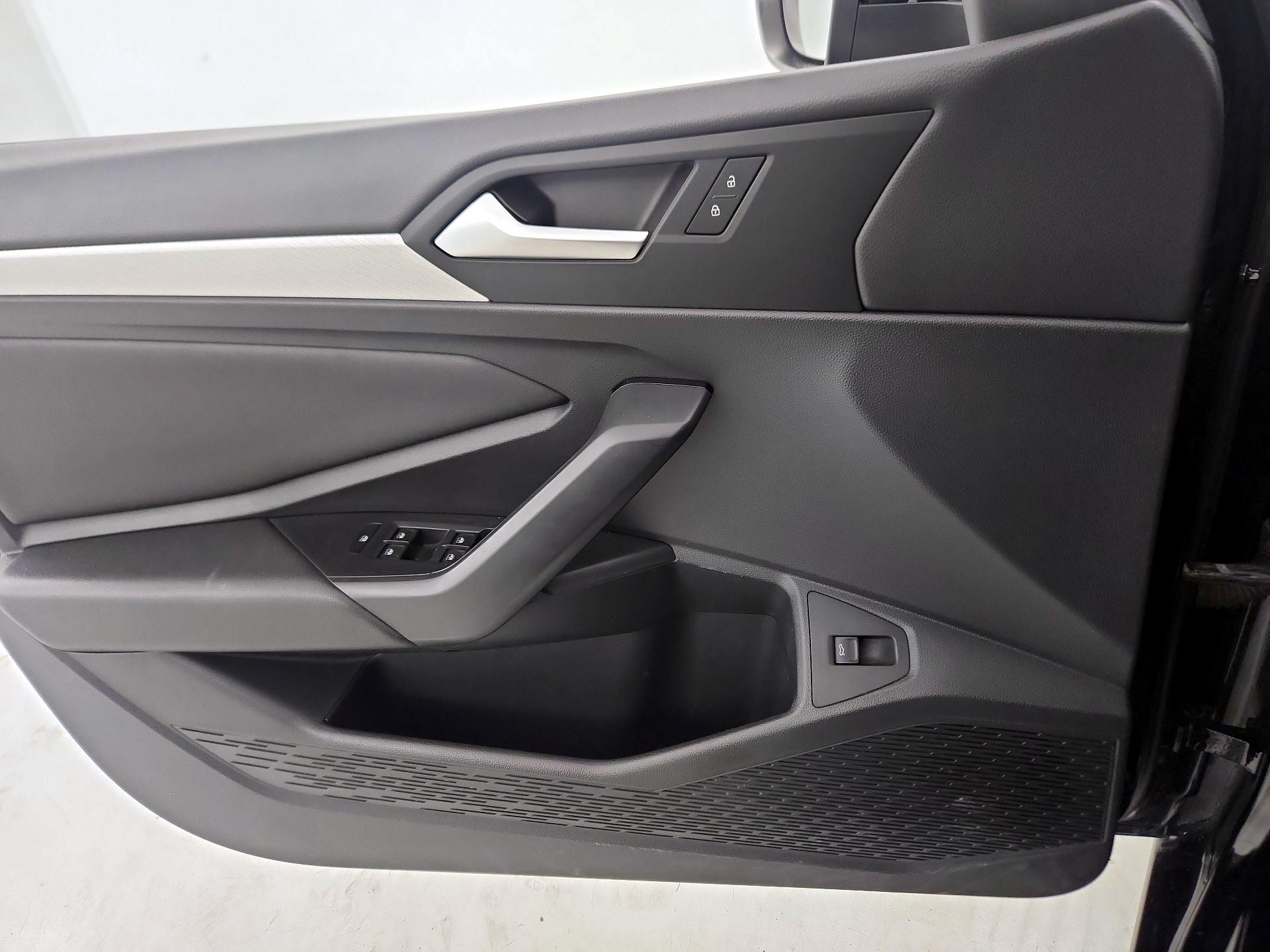 Thumbnail: 2019 Volkswagen Jetta - 12