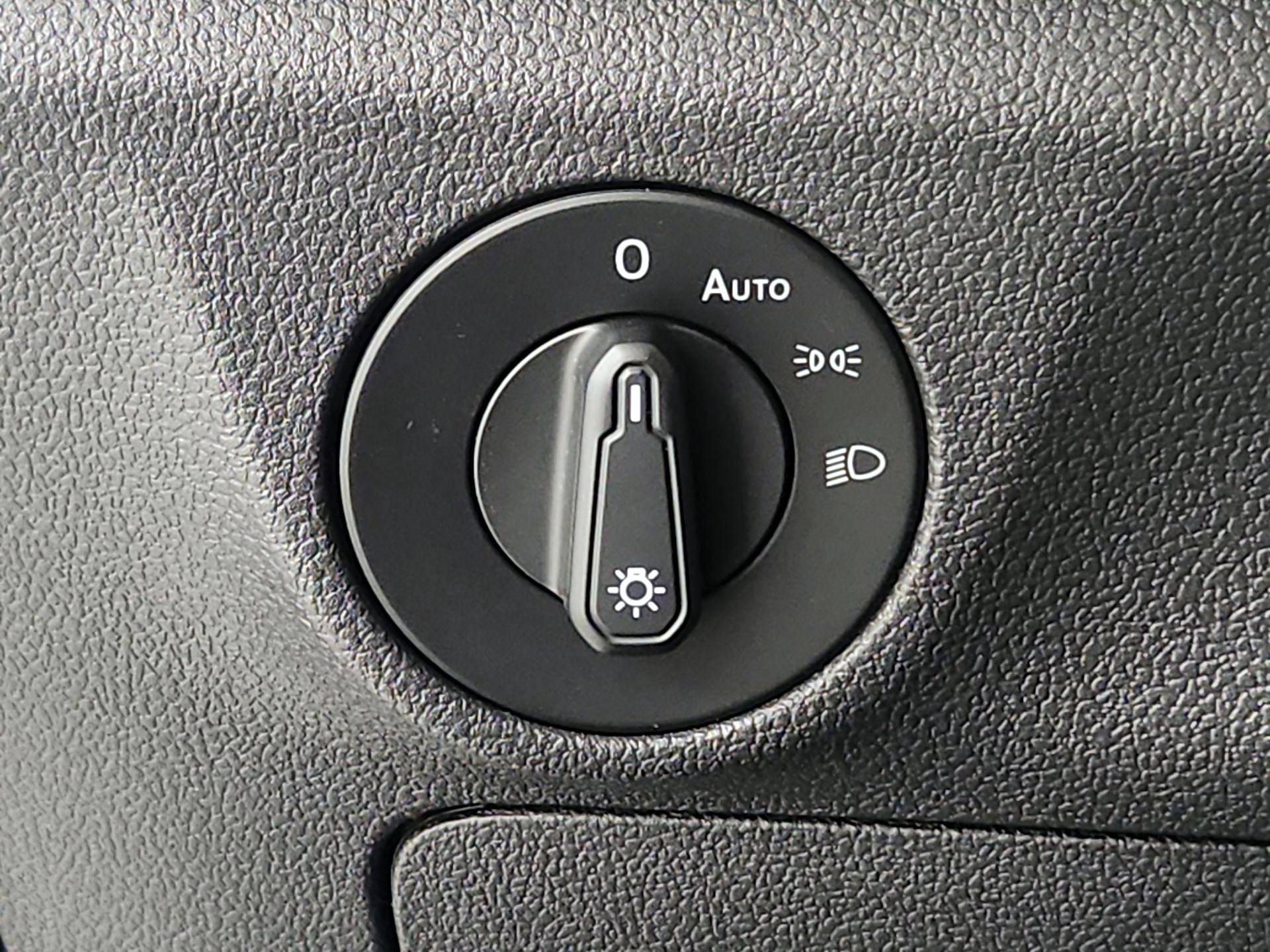 Thumbnail: 2019 Volkswagen Jetta - 13