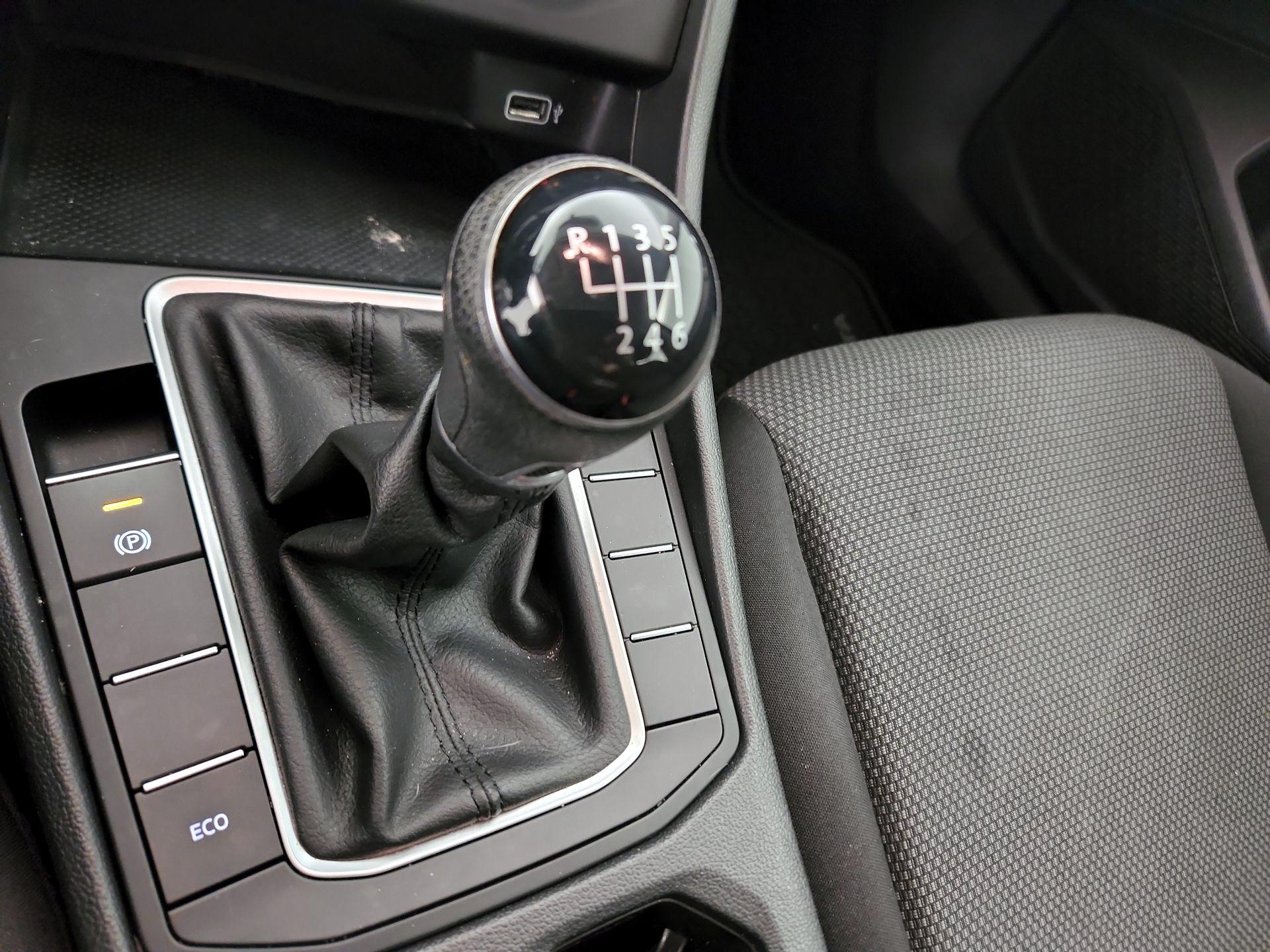 Thumbnail: 2019 Volkswagen Jetta - 17