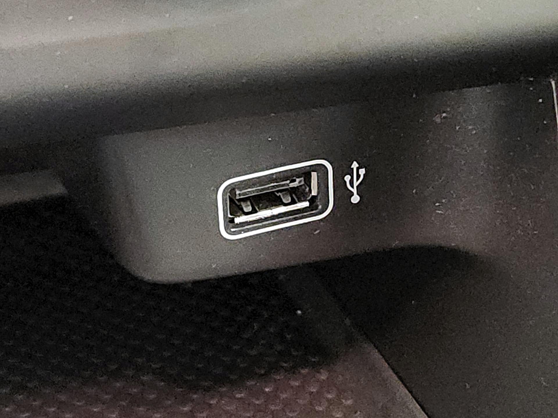 Thumbnail: 2019 Volkswagen Jetta - 18