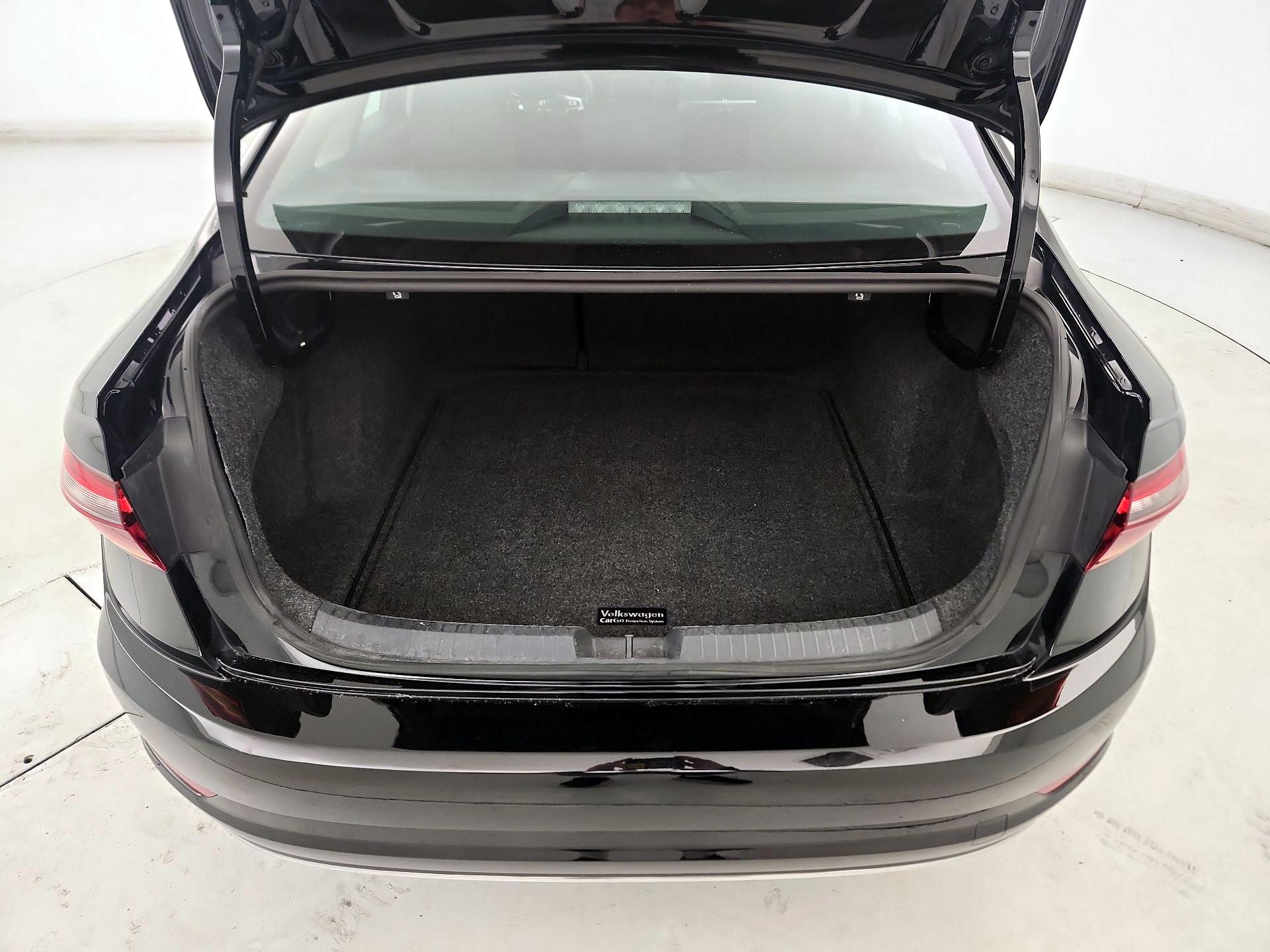 Thumbnail: 2019 Volkswagen Jetta - 20