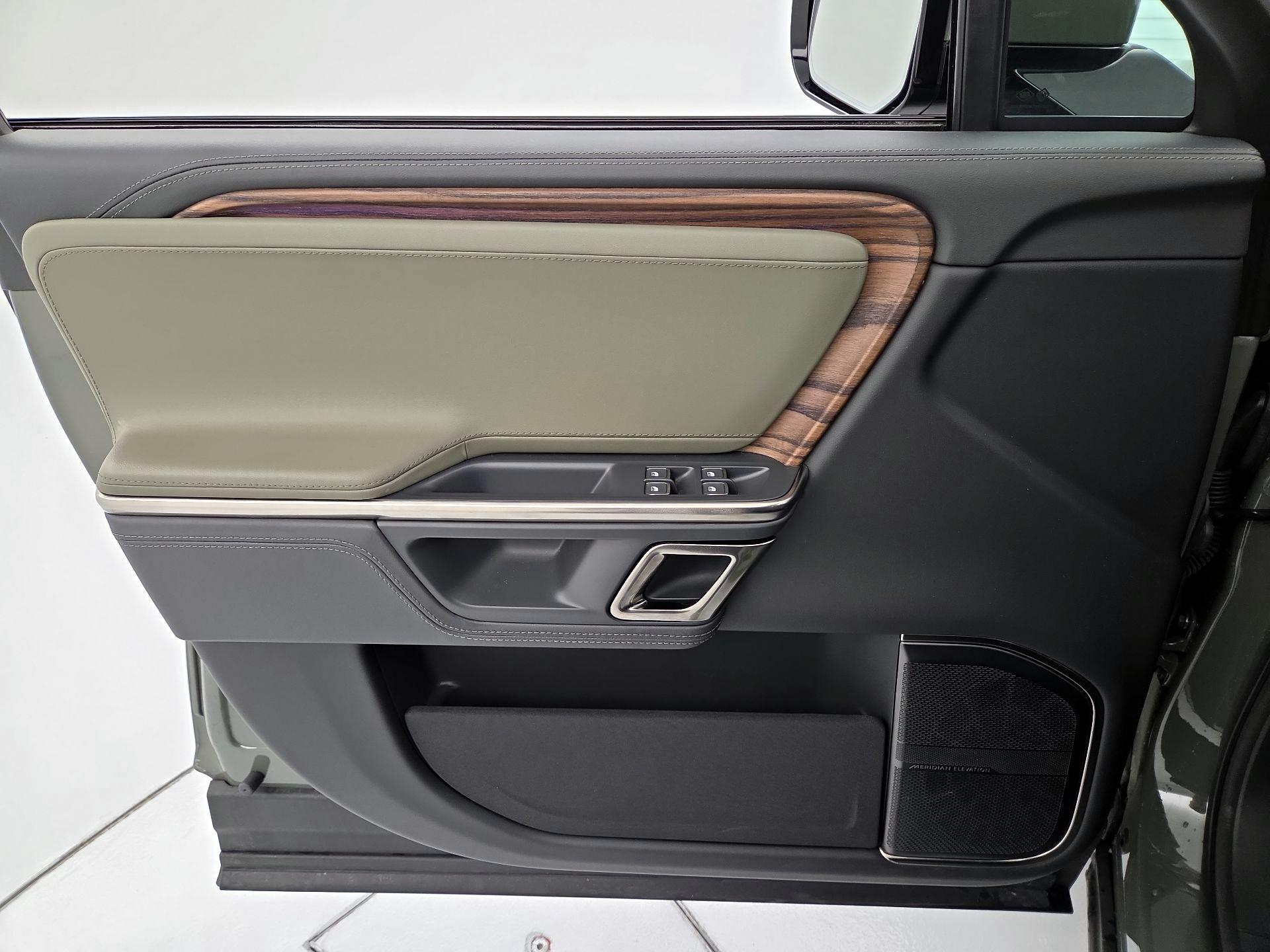 Thumbnail: 2023 Rivian R1S - 12