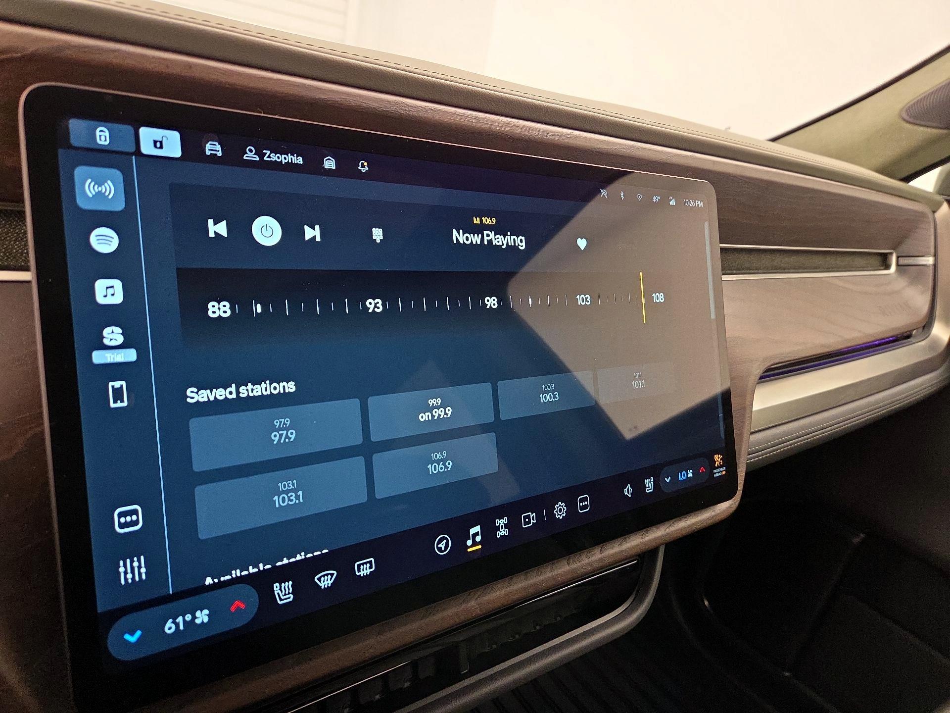 Thumbnail: 2023 Rivian R1S - 15