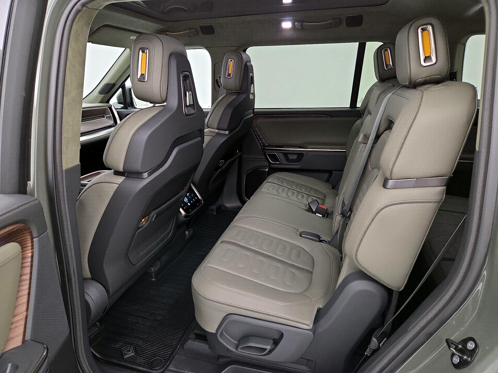 Thumbnail: 2023 Rivian R1S - 20