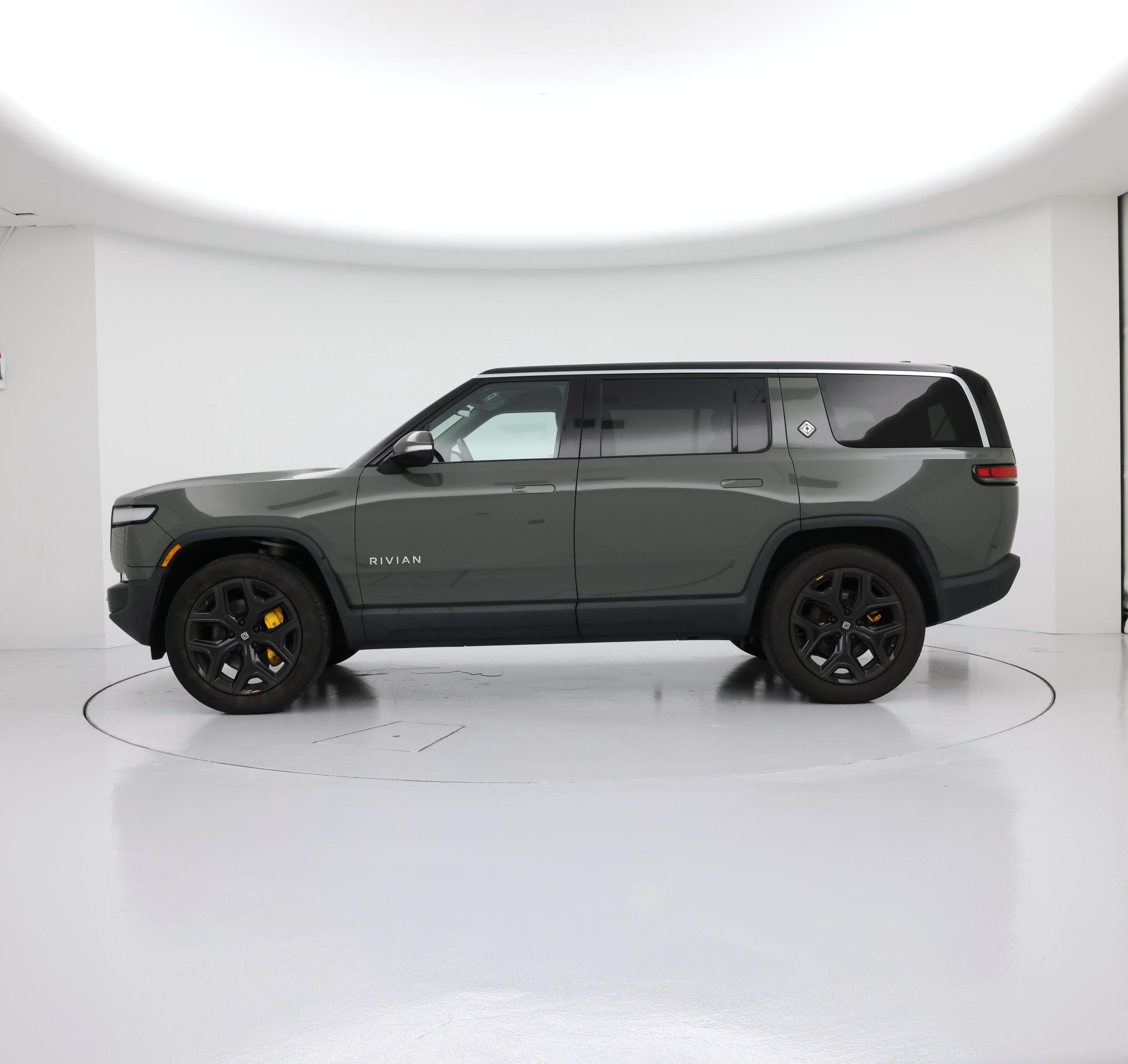 Thumbnail: 2023 Rivian R1S - 3
