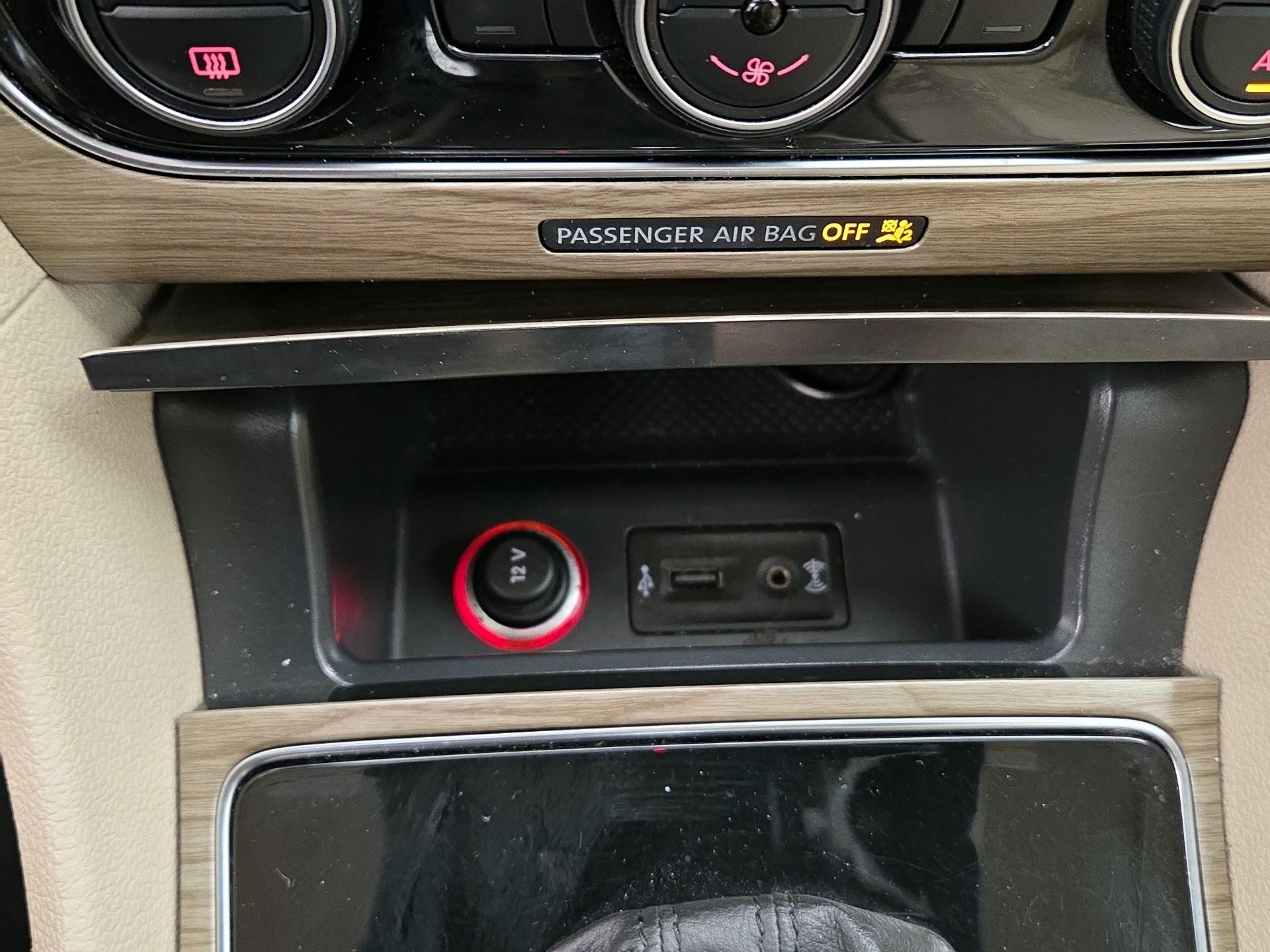 Thumbnail: 2016 Volkswagen Passat - 18