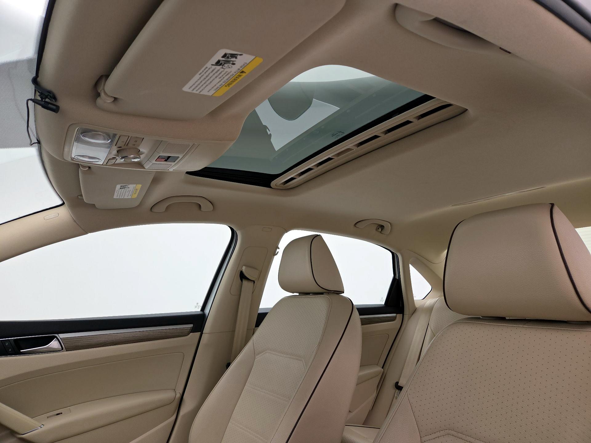Thumbnail: 2016 Volkswagen Passat - 19