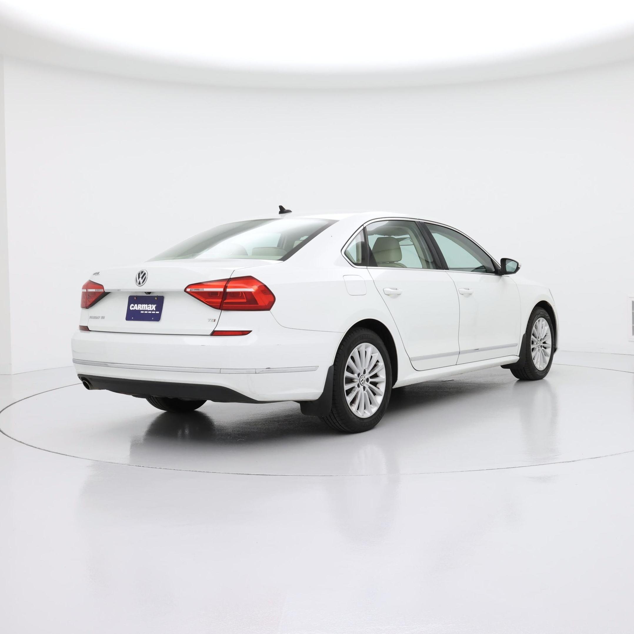 Thumbnail: 2016 Volkswagen Passat - 8