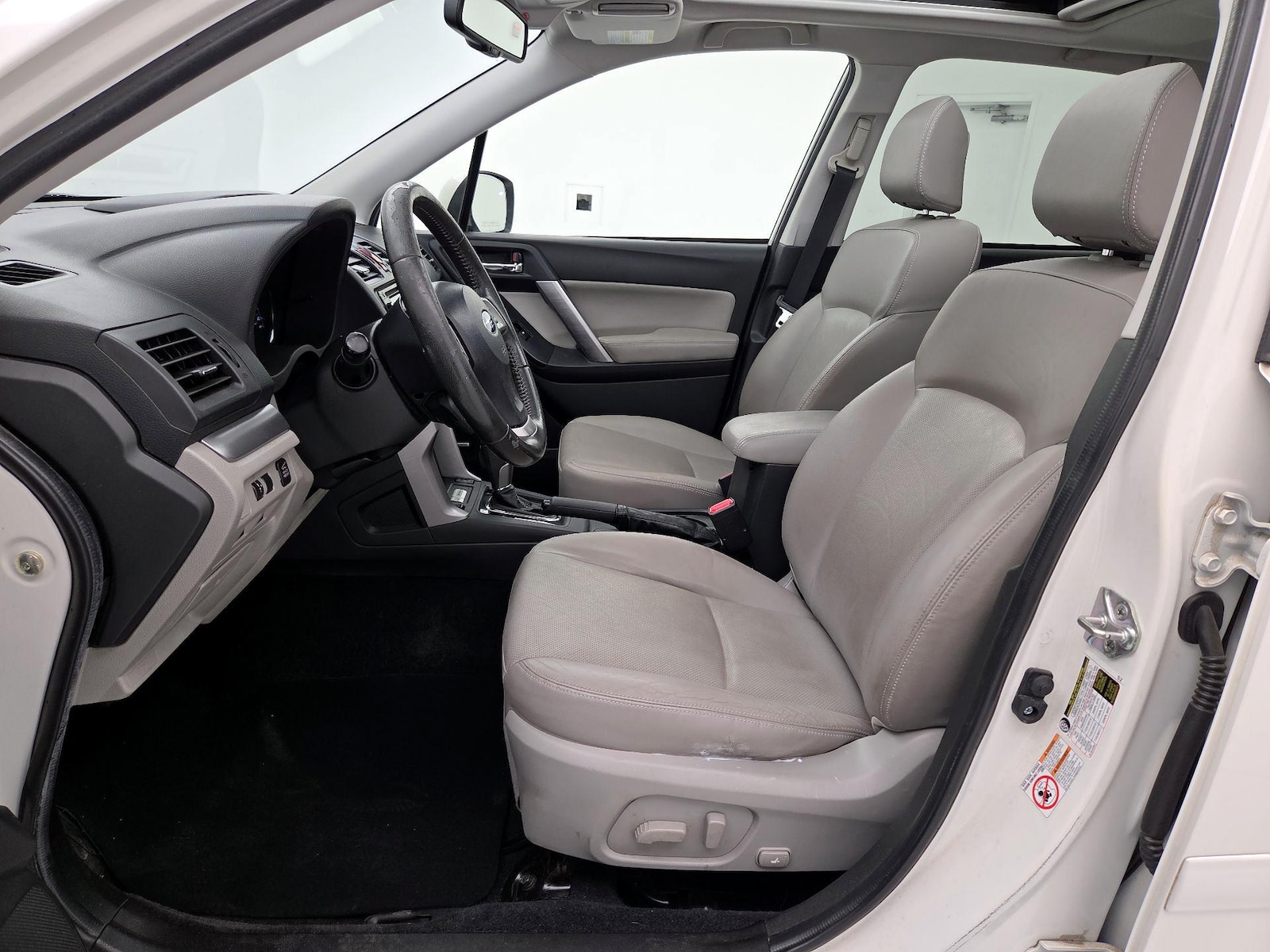 2015 Subaru Forester i Touring - Photo 12