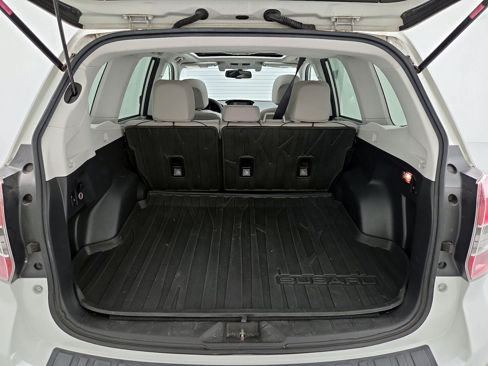 2015 Subaru Forester i Touring - Photo 23