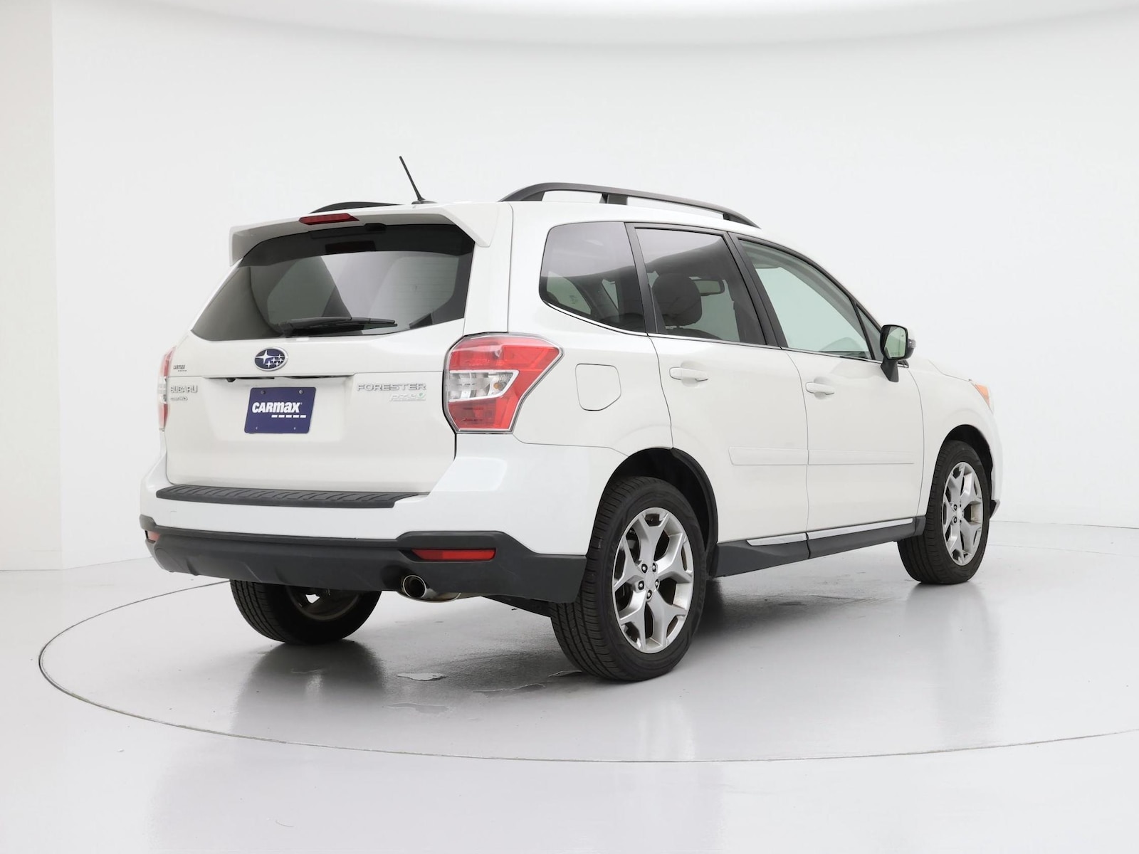 2015 Subaru Forester i Touring - Photo 9