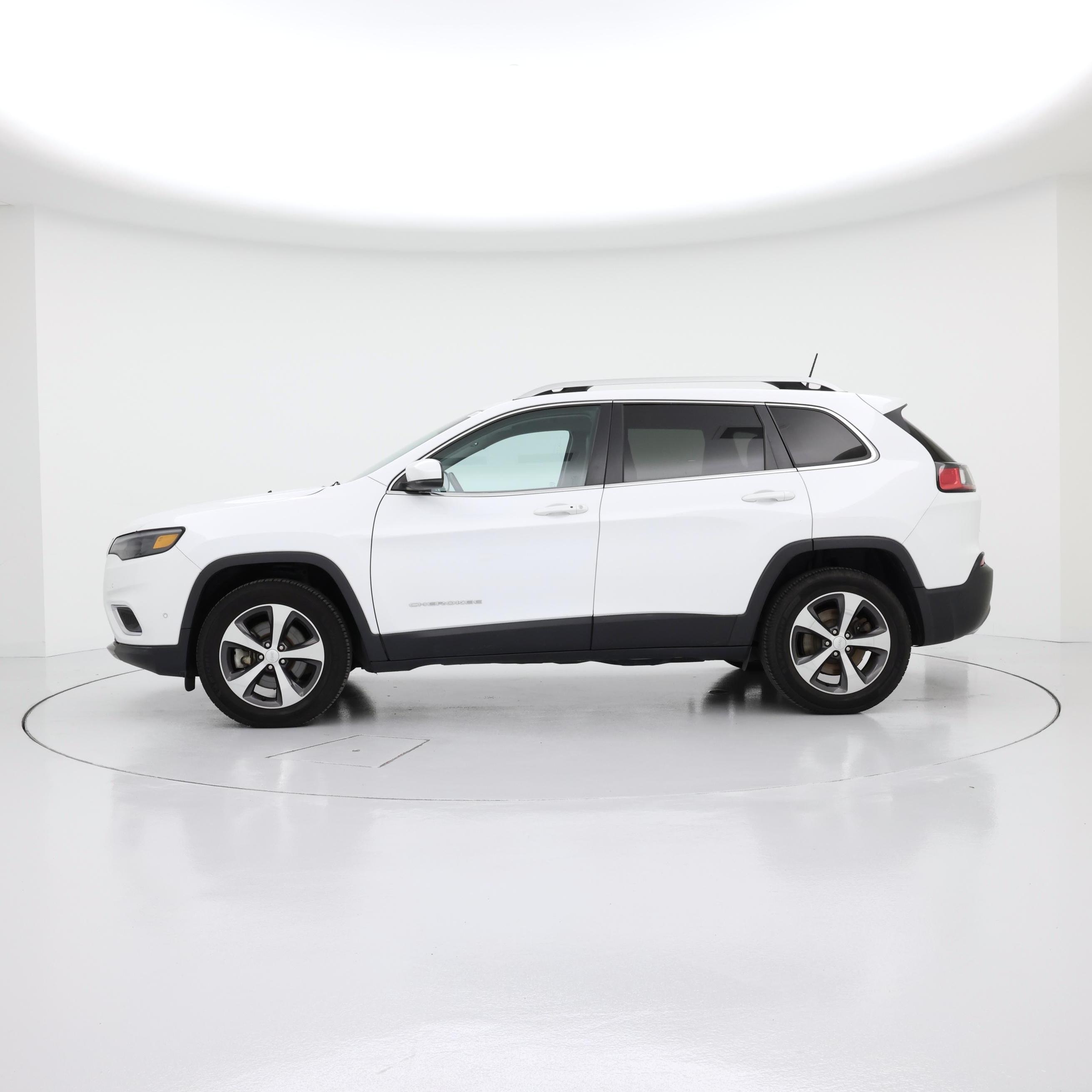 Thumbnail: 2019 Jeep Cherokee - 3