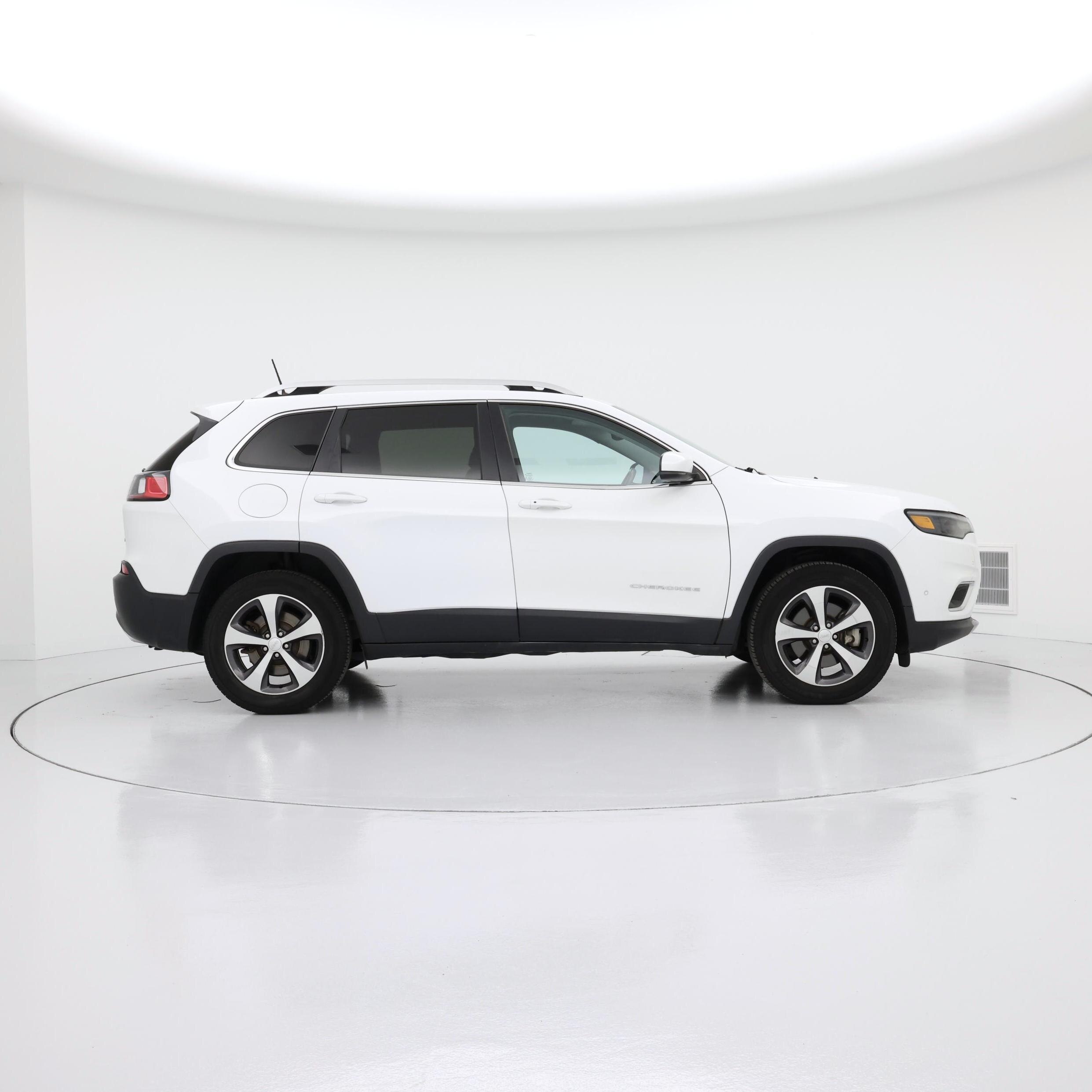 Thumbnail: 2019 Jeep Cherokee - 7