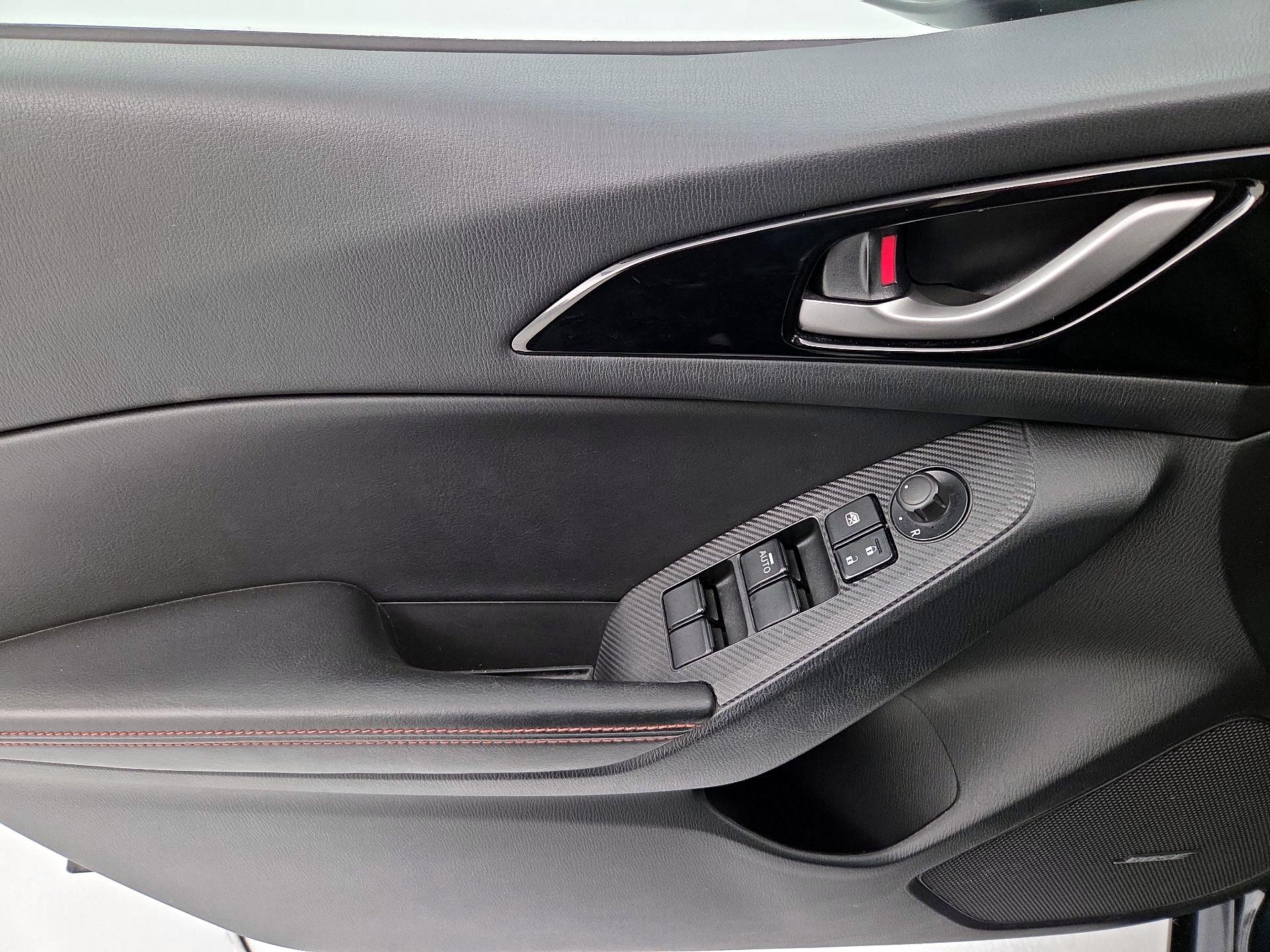 Thumbnail: 2016 Mazda Mazda3 - 12