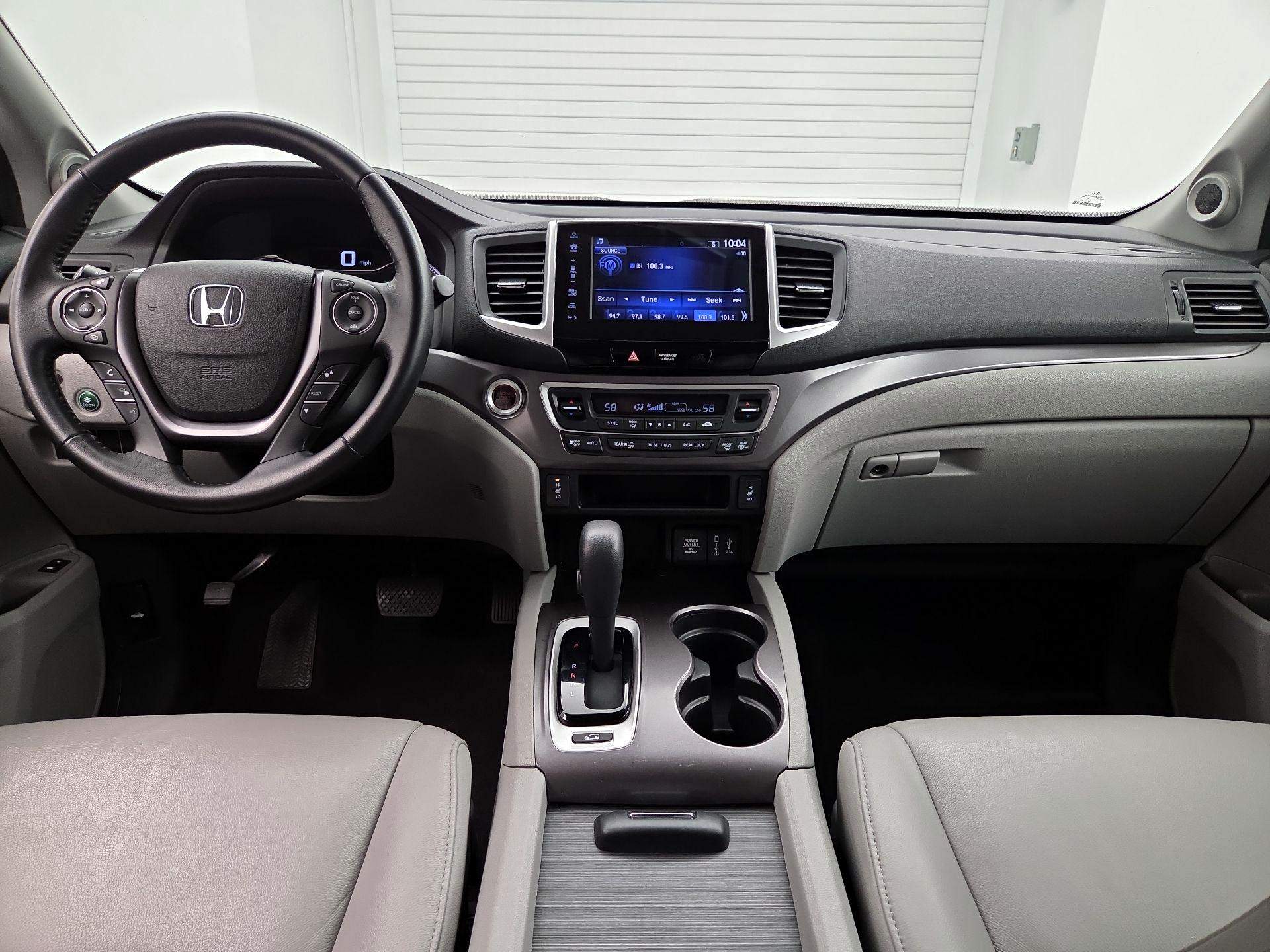 Thumbnail: 2017 Honda Pilot - 9