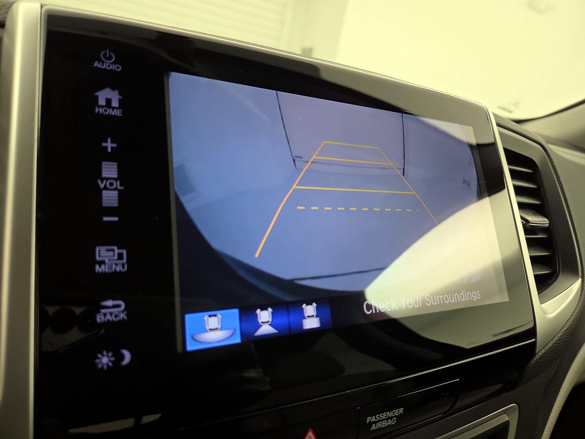 Thumbnail: 2017 Honda Pilot - 14