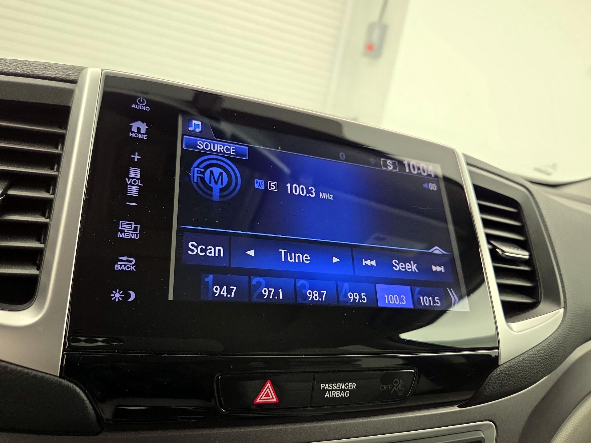 Thumbnail: 2017 Honda Pilot - 15