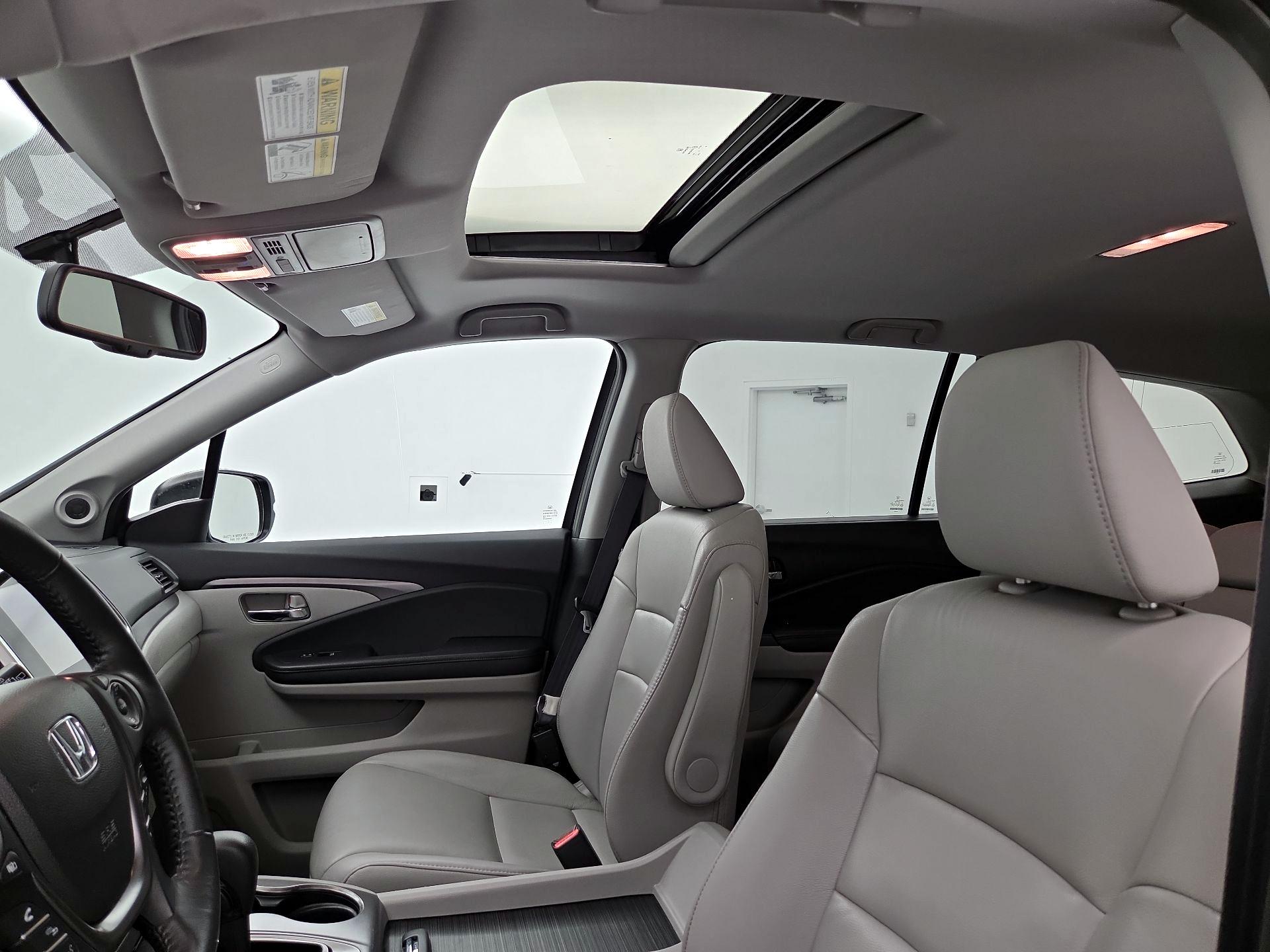 Thumbnail: 2017 Honda Pilot - 19