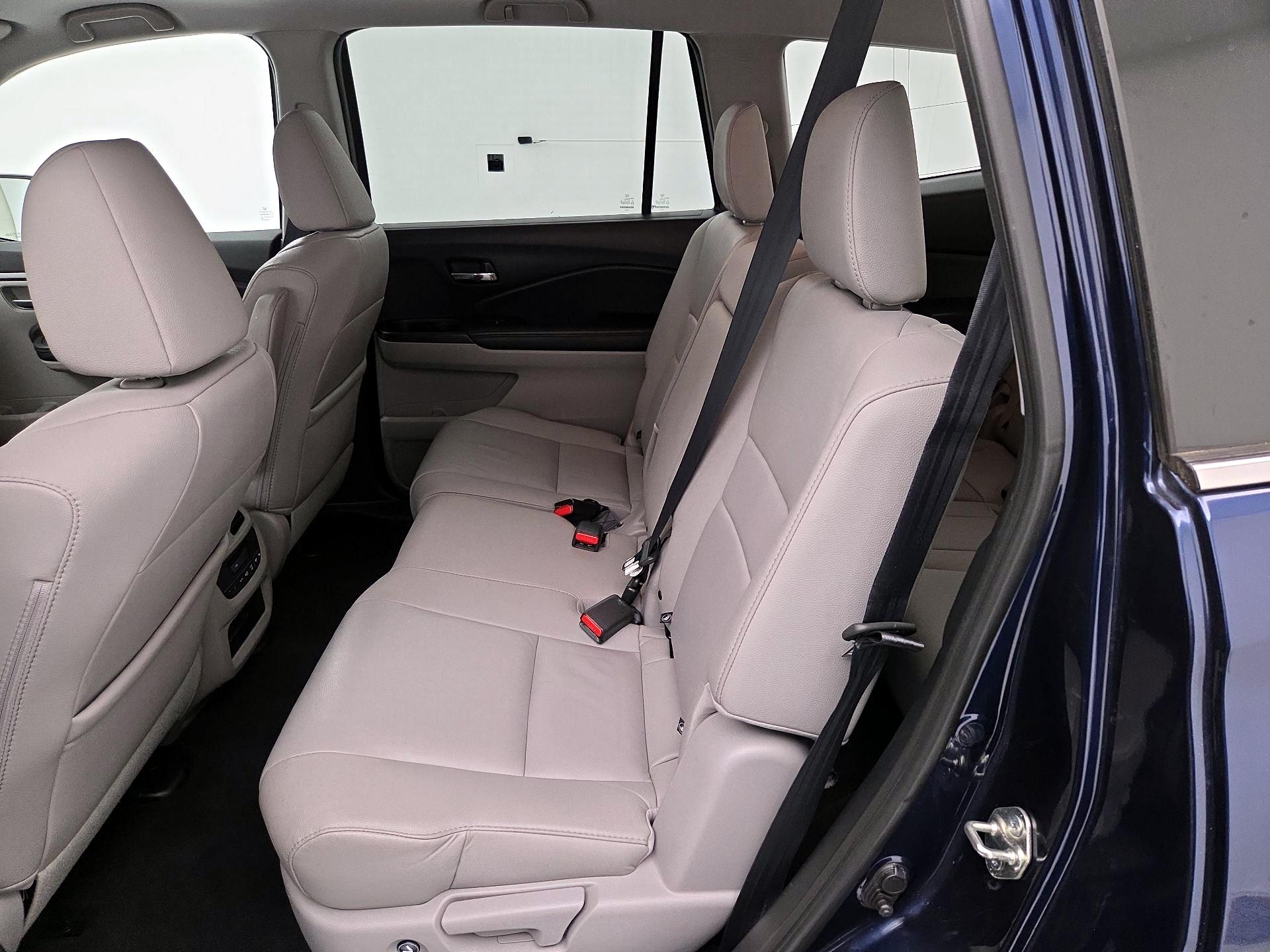 Thumbnail: 2017 Honda Pilot - 20