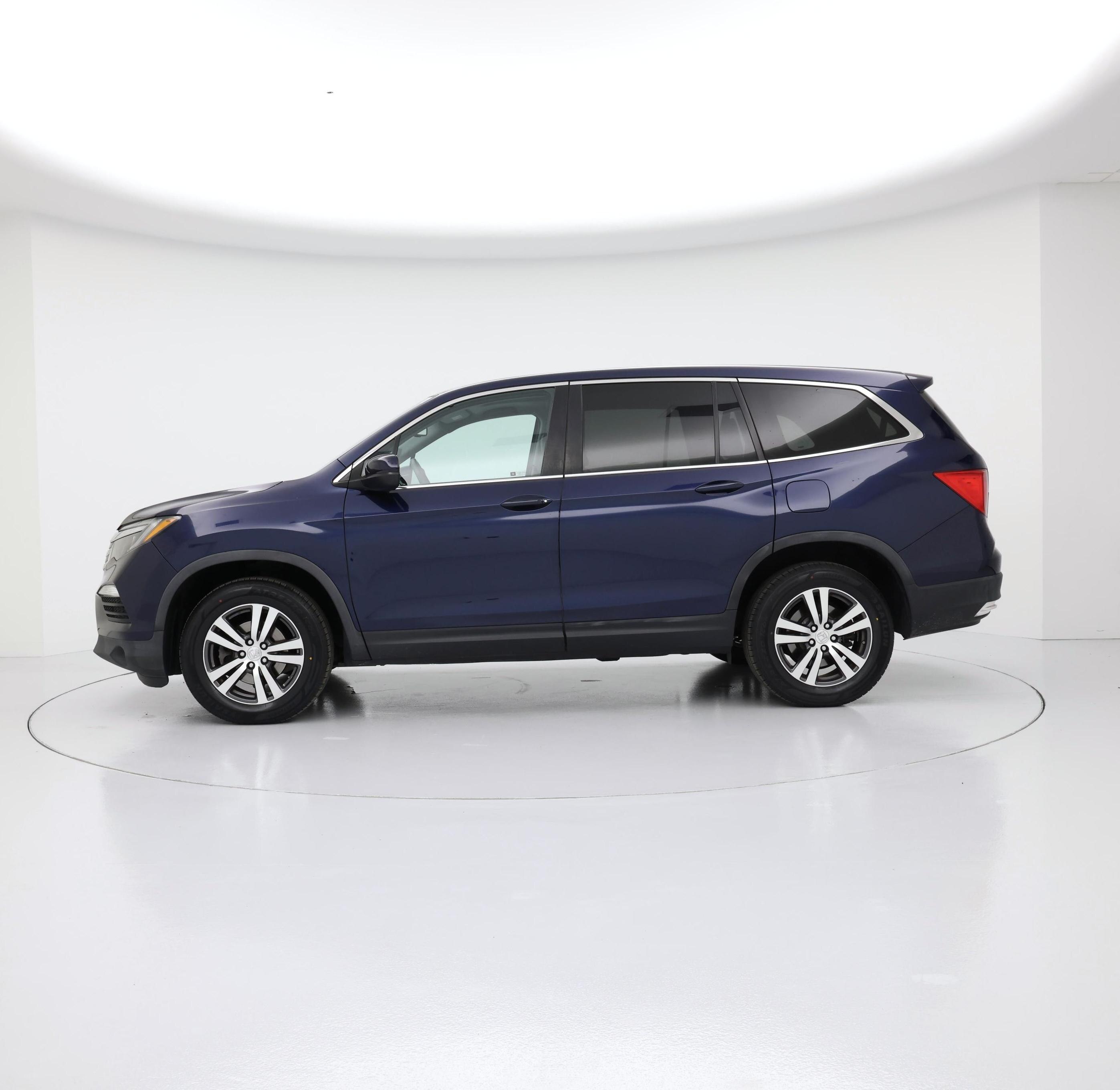 Thumbnail: 2017 Honda Pilot - 3