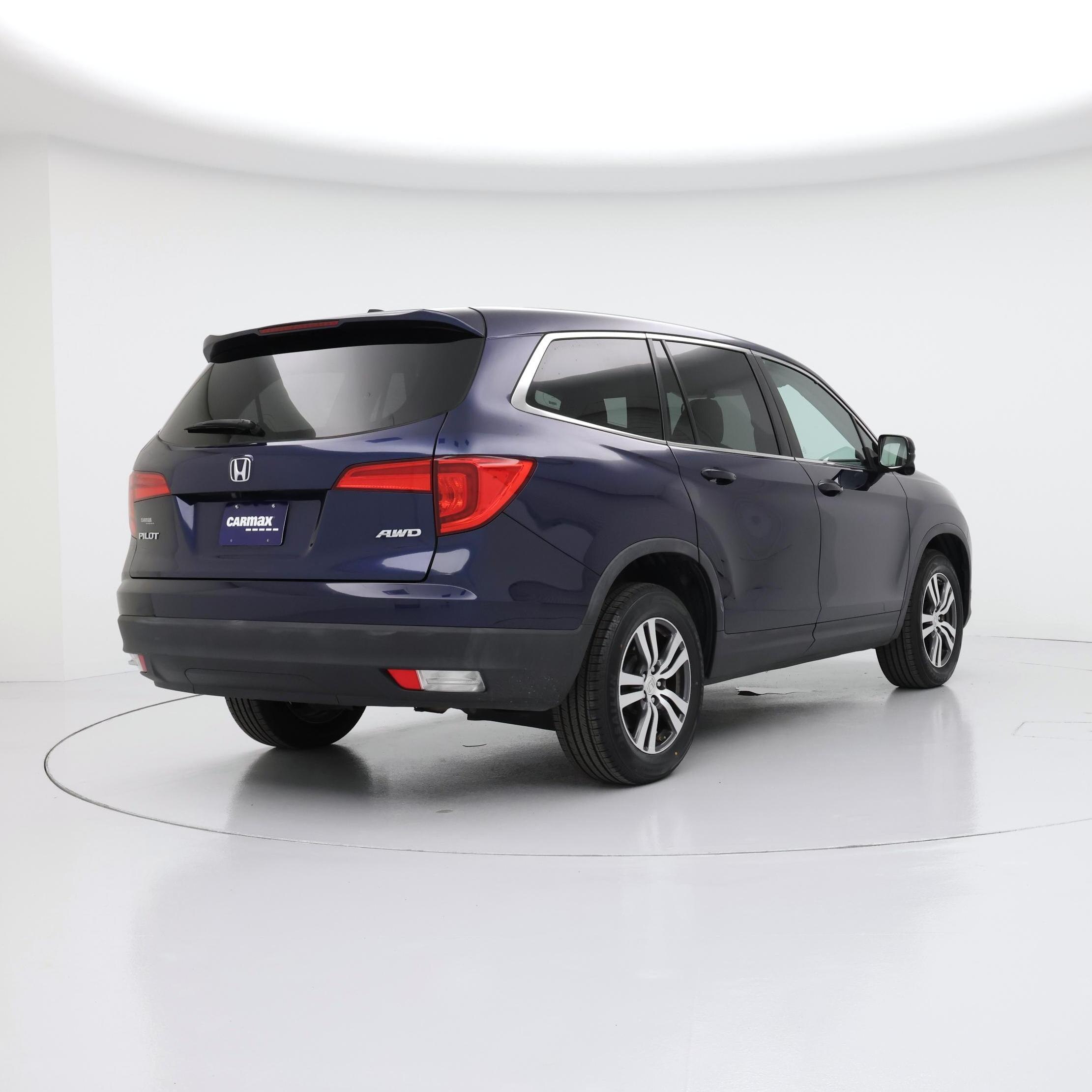 Thumbnail: 2017 Honda Pilot - 8