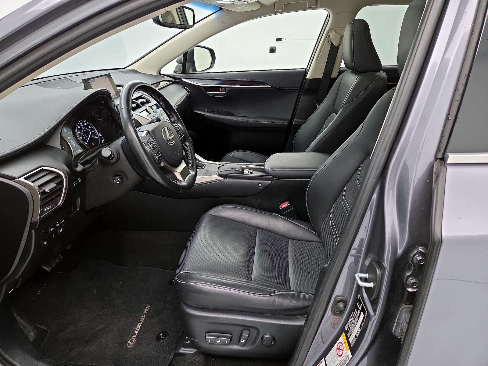 2016 Lexus NX 300h - Photo 12