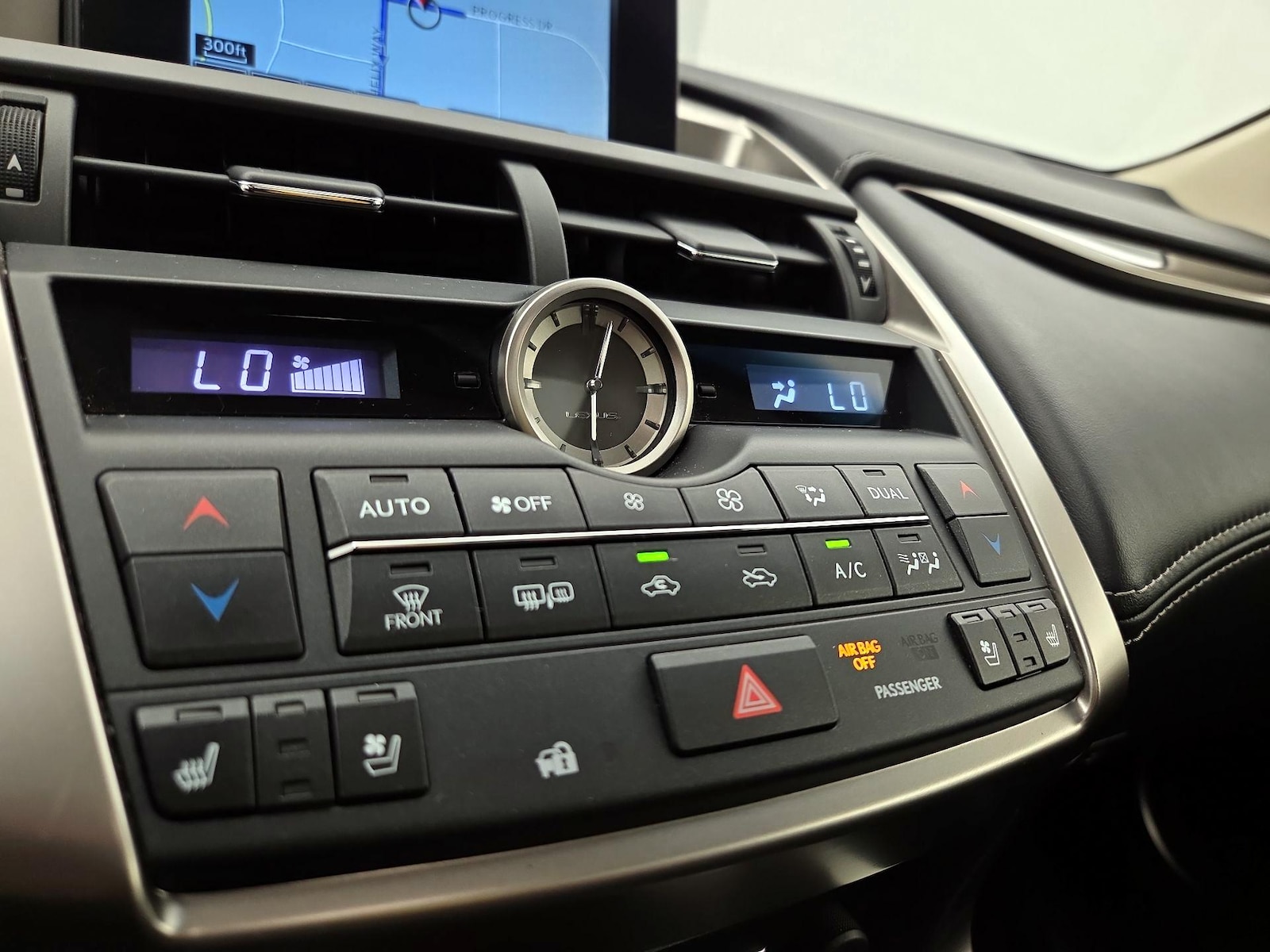 2016 Lexus NX 300h - Photo 18