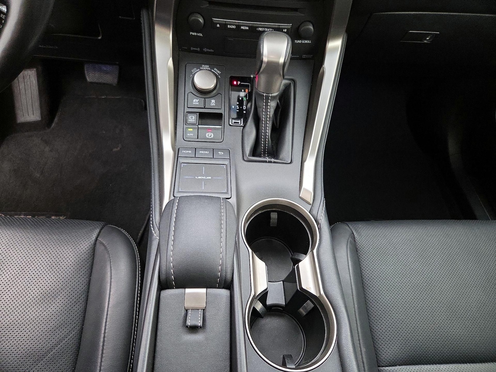 2016 Lexus NX 300h - Photo 19