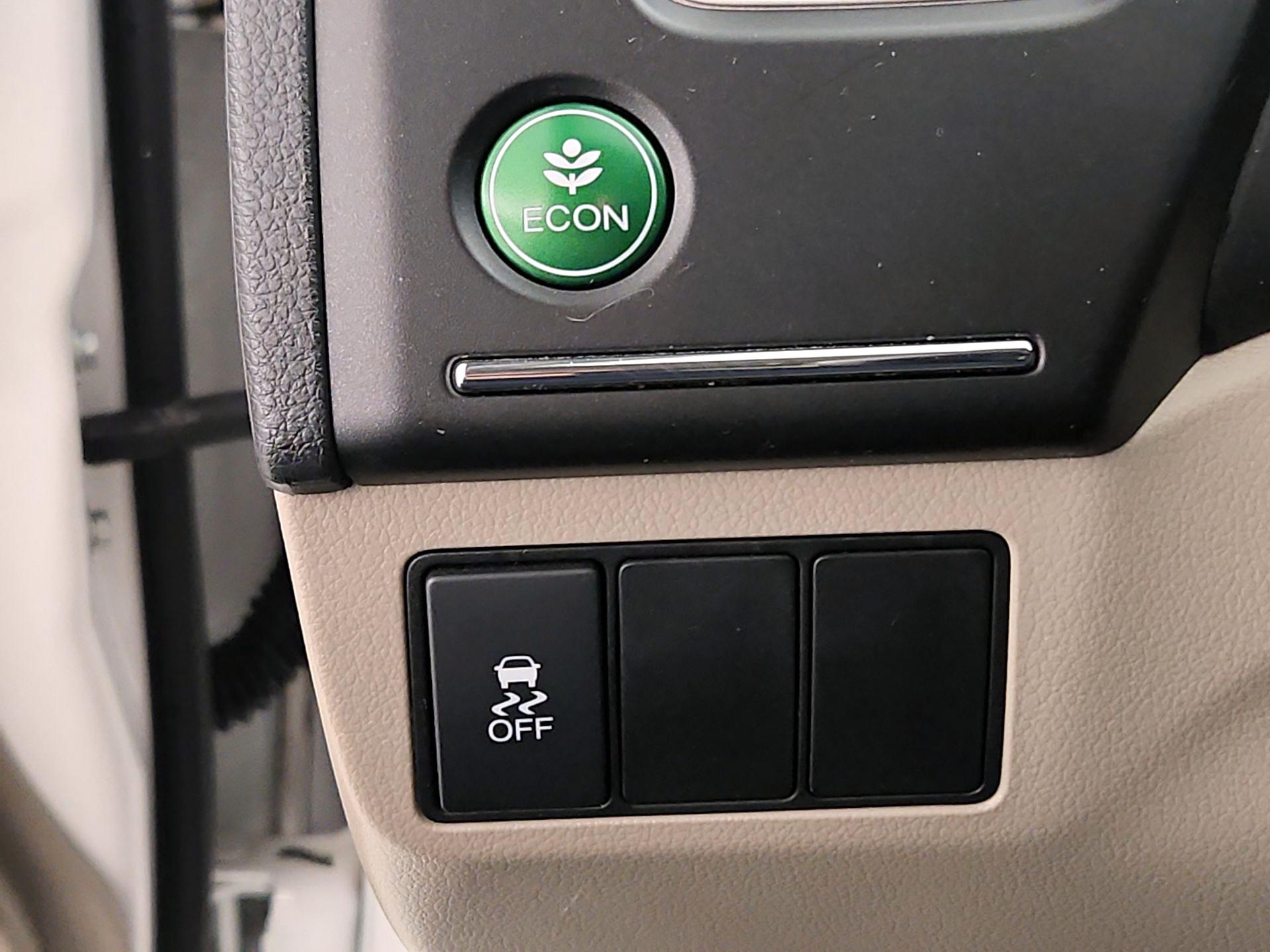 Thumbnail: 2015 Honda Civic - 13