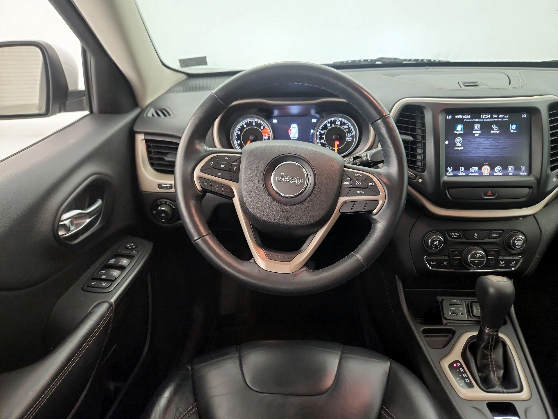 Thumbnail: 2016 Jeep Cherokee - 10