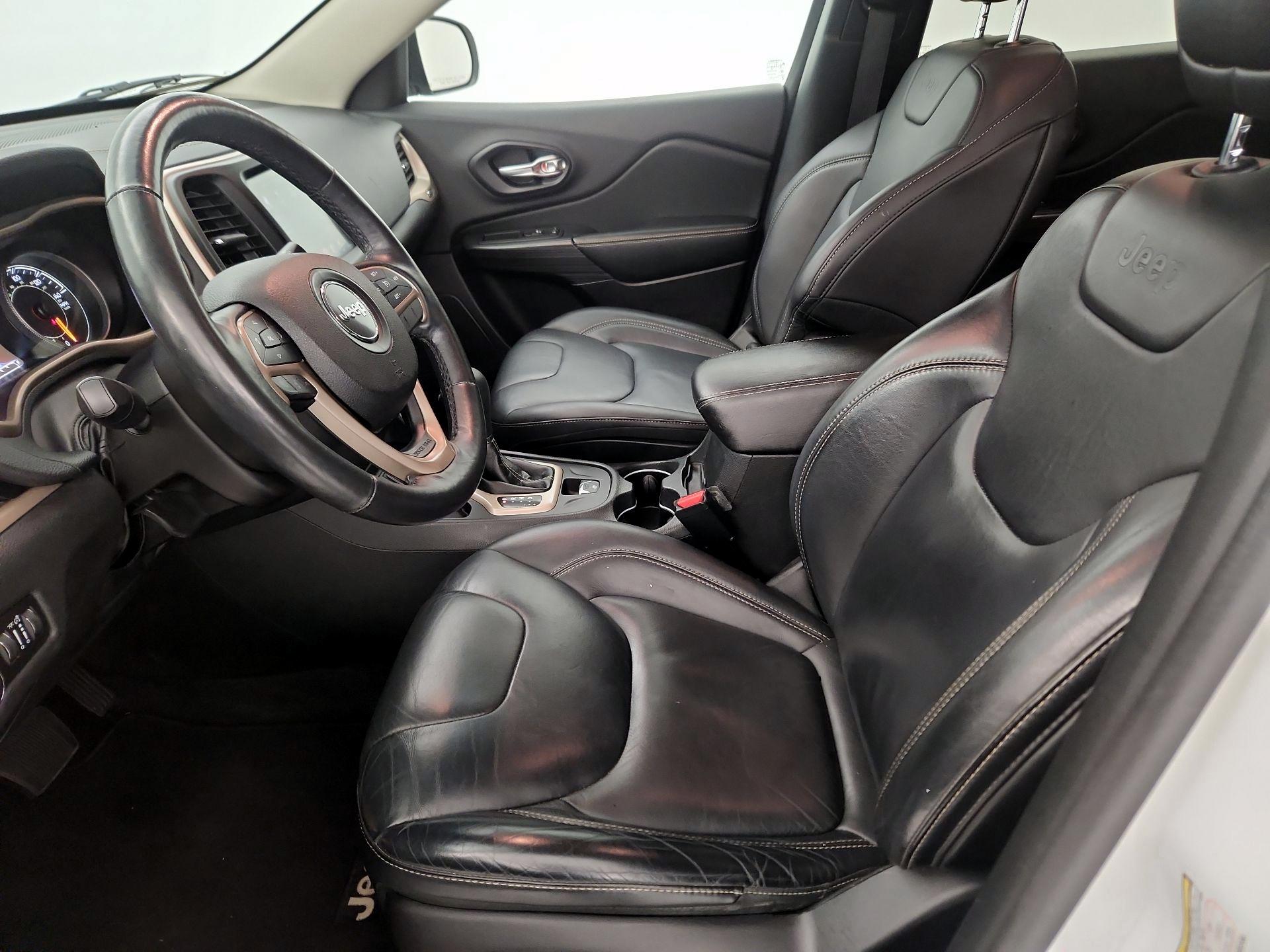 Thumbnail: 2016 Jeep Cherokee - 11