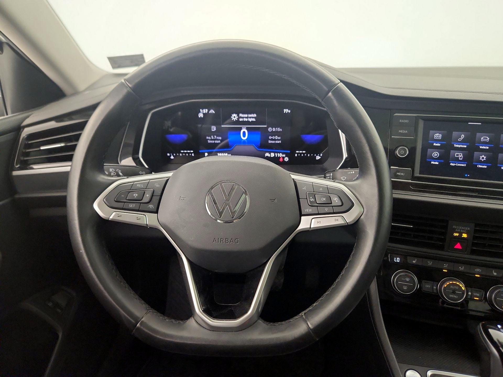 Thumbnail: 2023 Volkswagen Jetta - 10