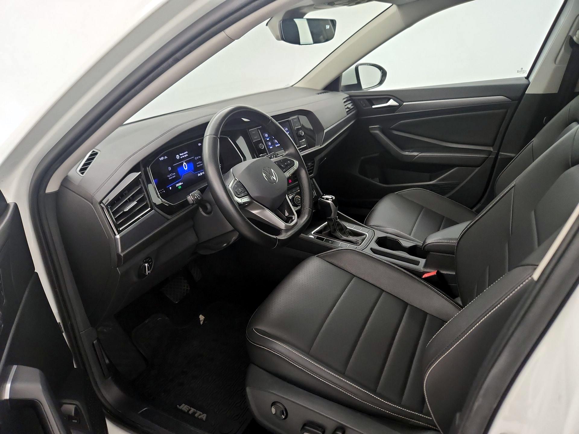 Thumbnail: 2023 Volkswagen Jetta - 11