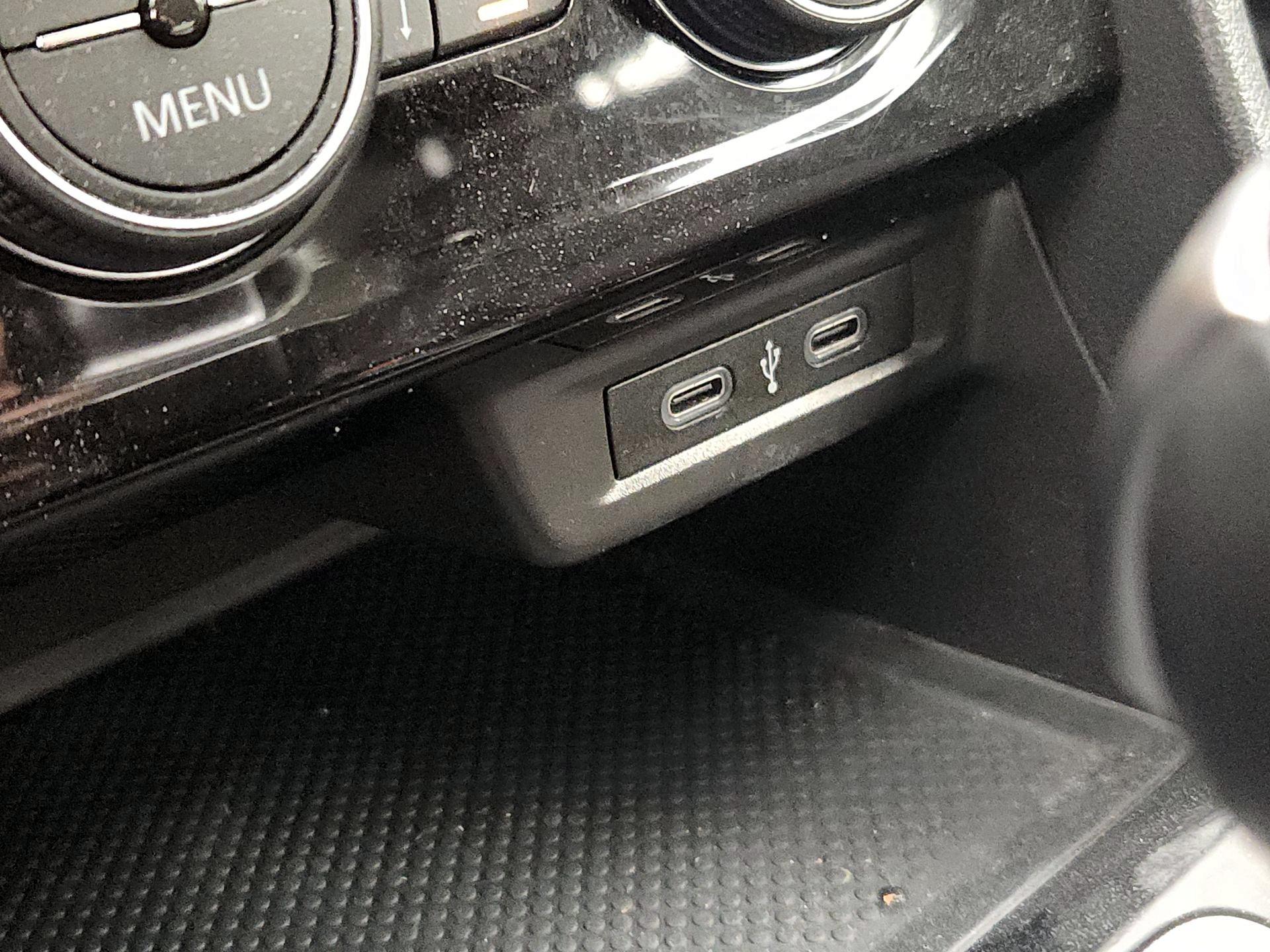 Thumbnail: 2023 Volkswagen Jetta - 18