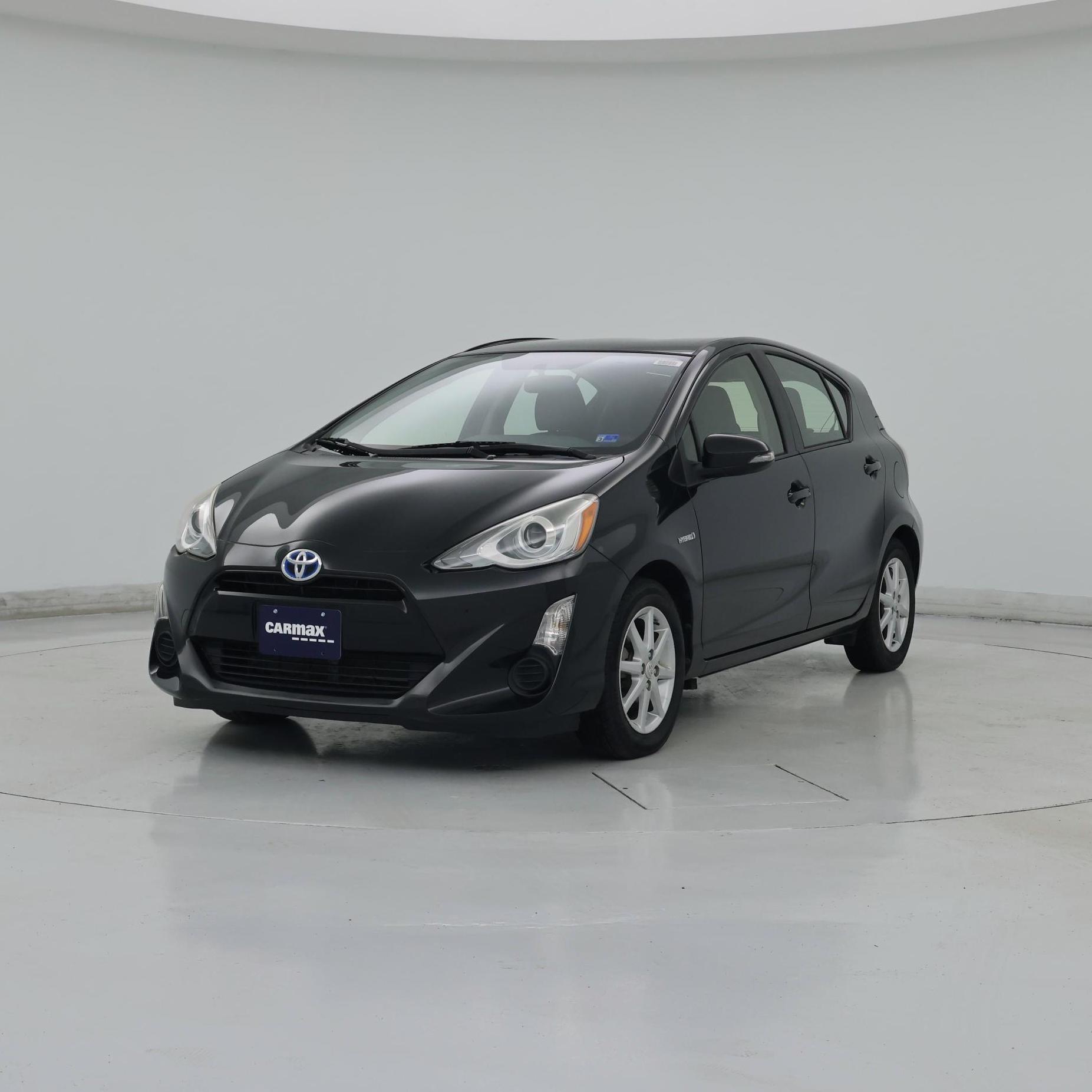 Thumbnail: 2015 Toyota Prius c - 4