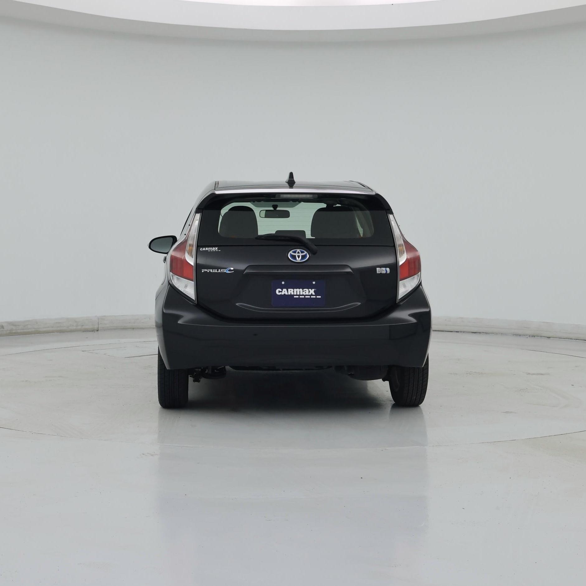 Thumbnail: 2015 Toyota Prius c - 6