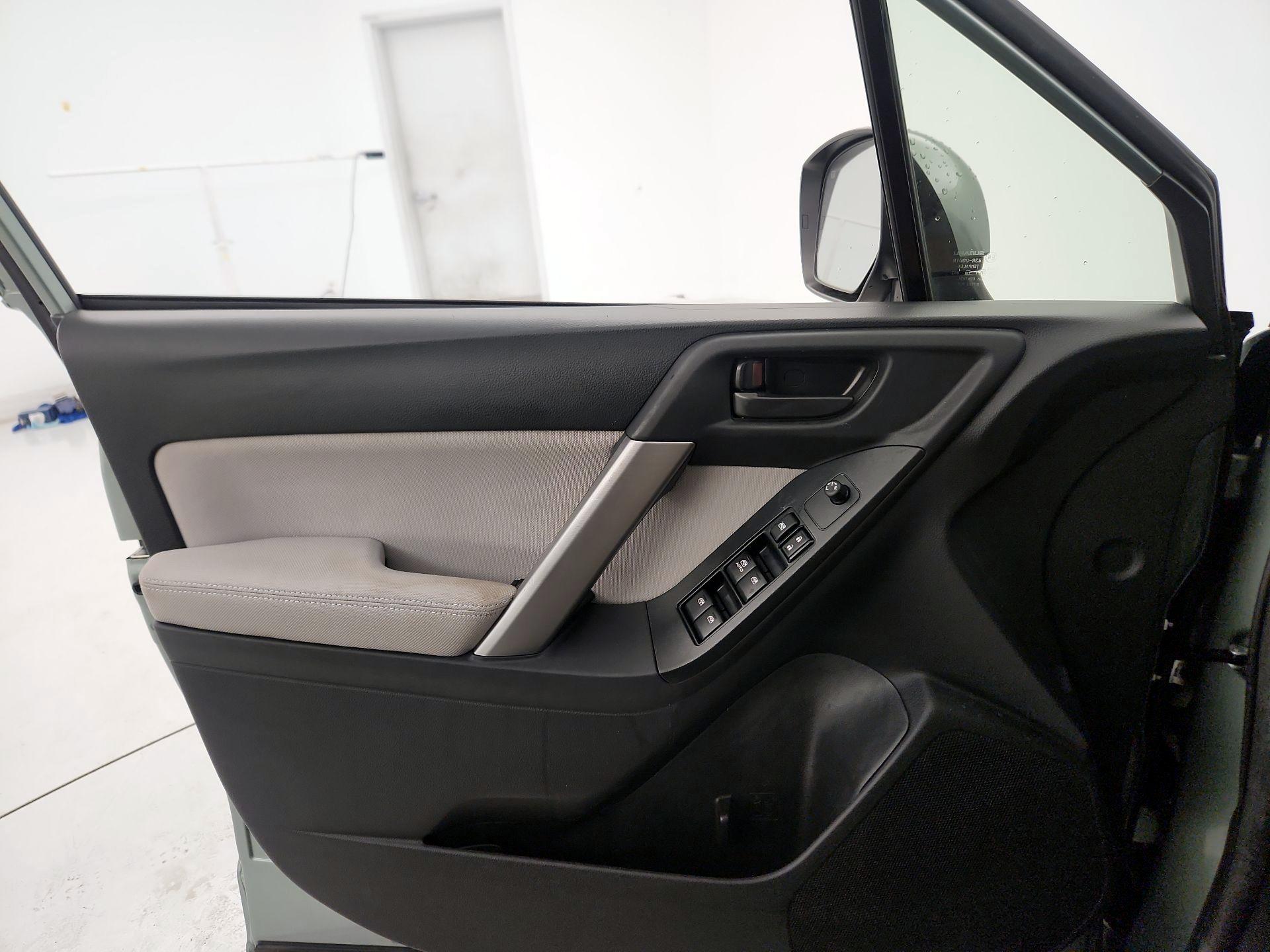 Thumbnail: 2015 Subaru Forester - 12