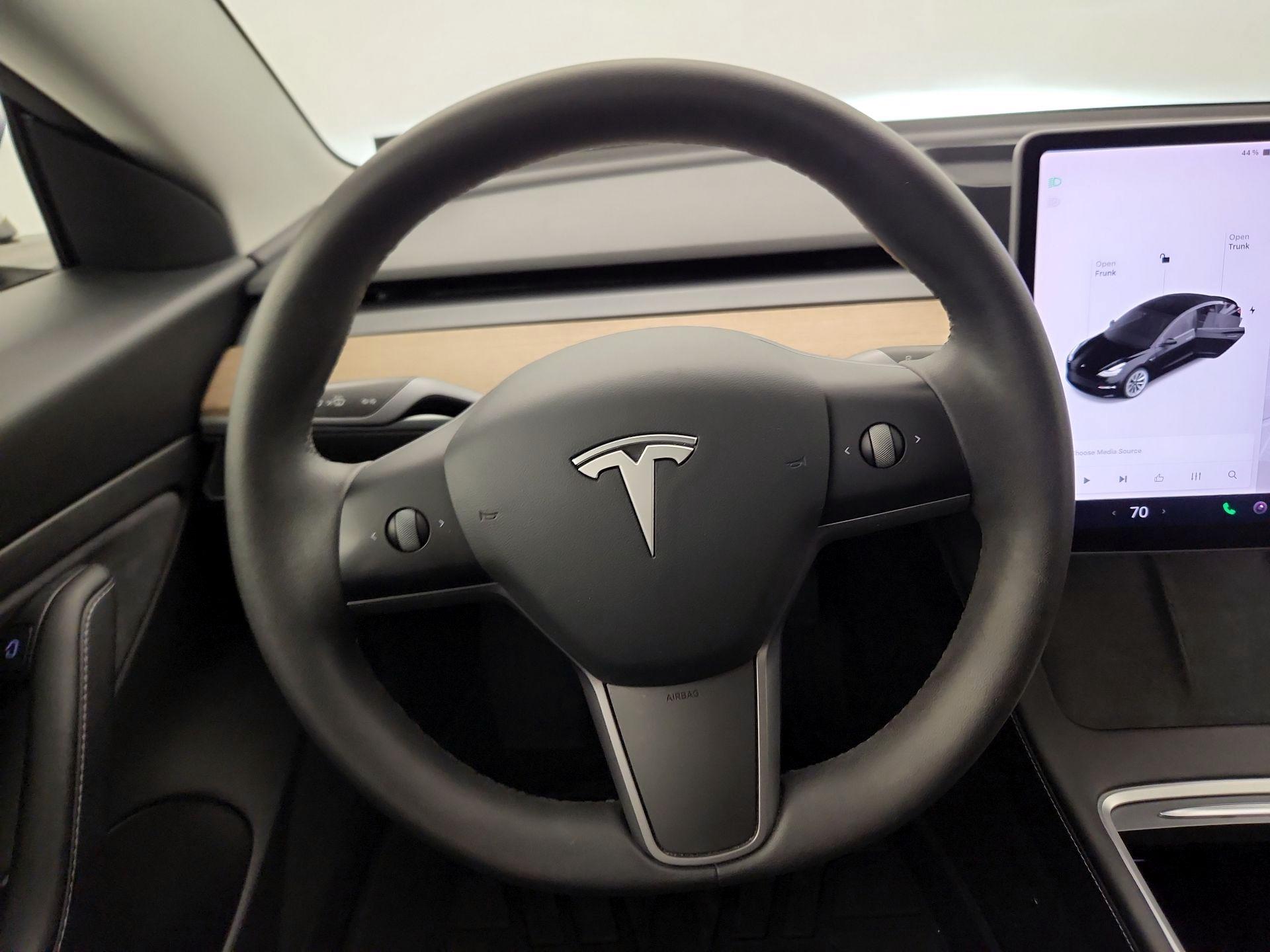 Thumbnail: 2021 Tesla Model 3 - 10