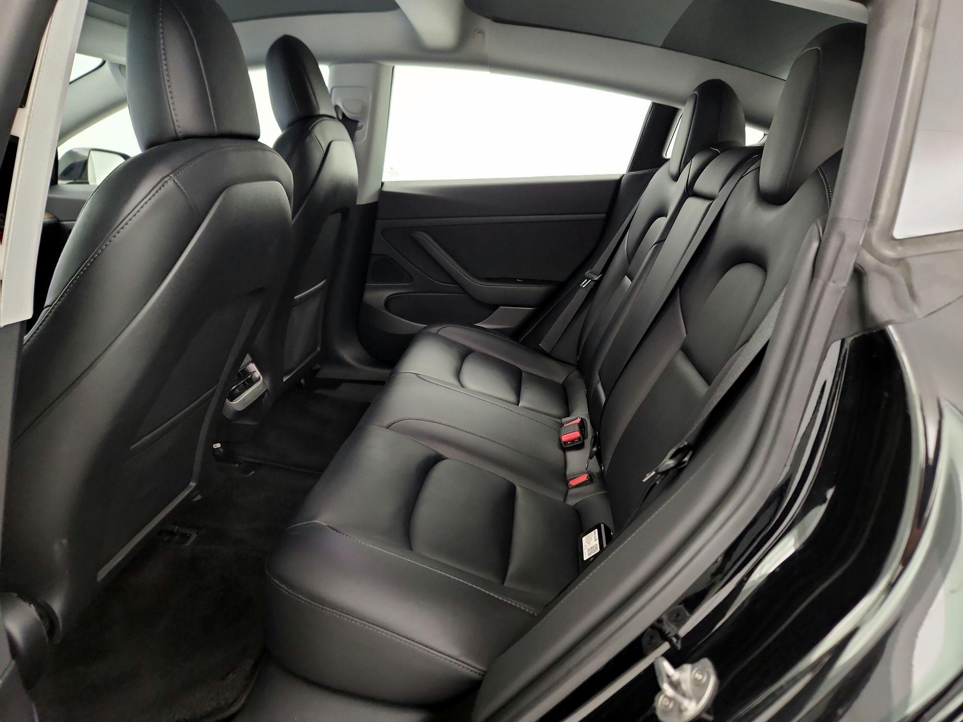 Thumbnail: 2021 Tesla Model 3 - 19