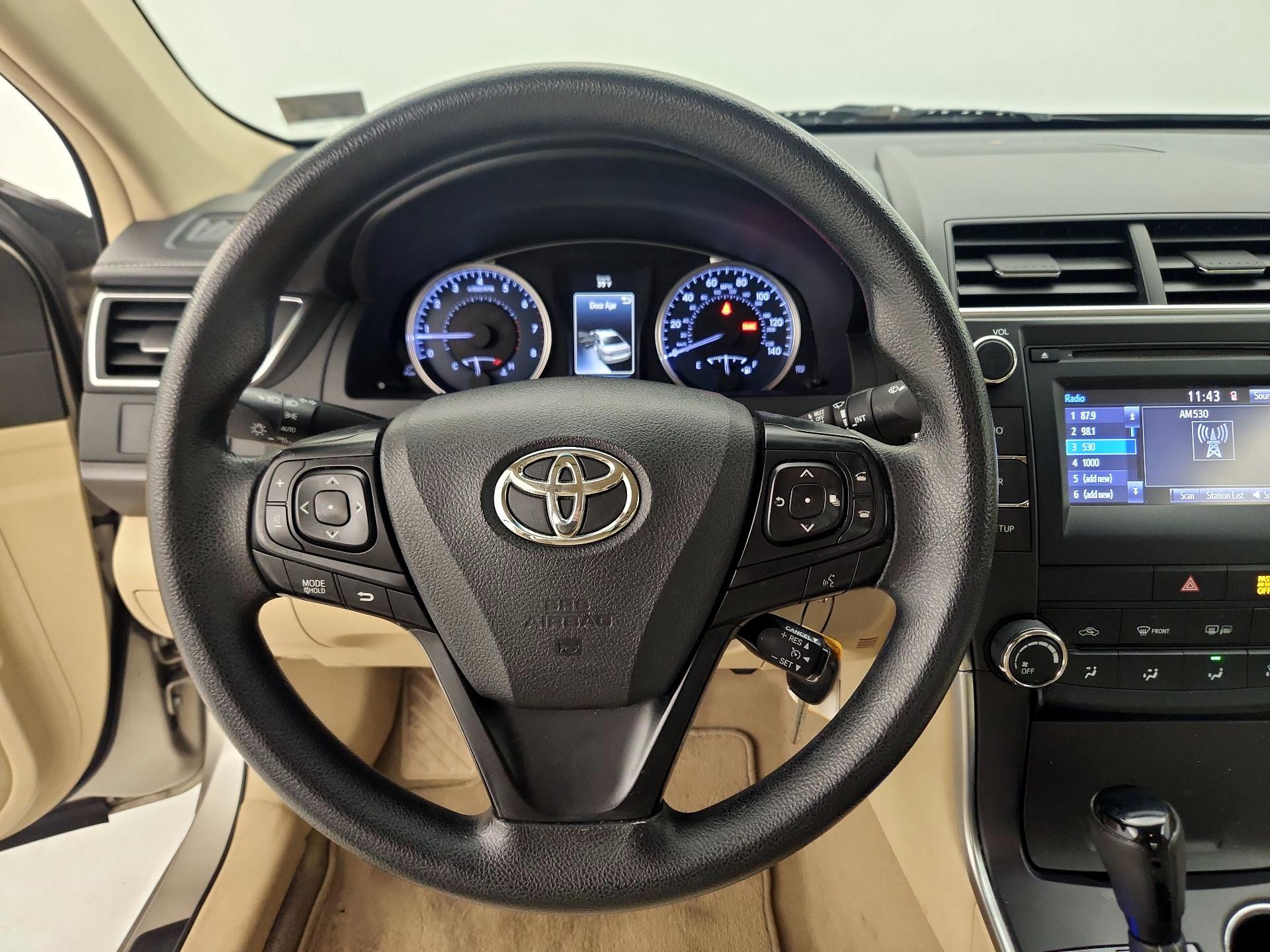 Thumbnail: 2016 Toyota Camry - 10