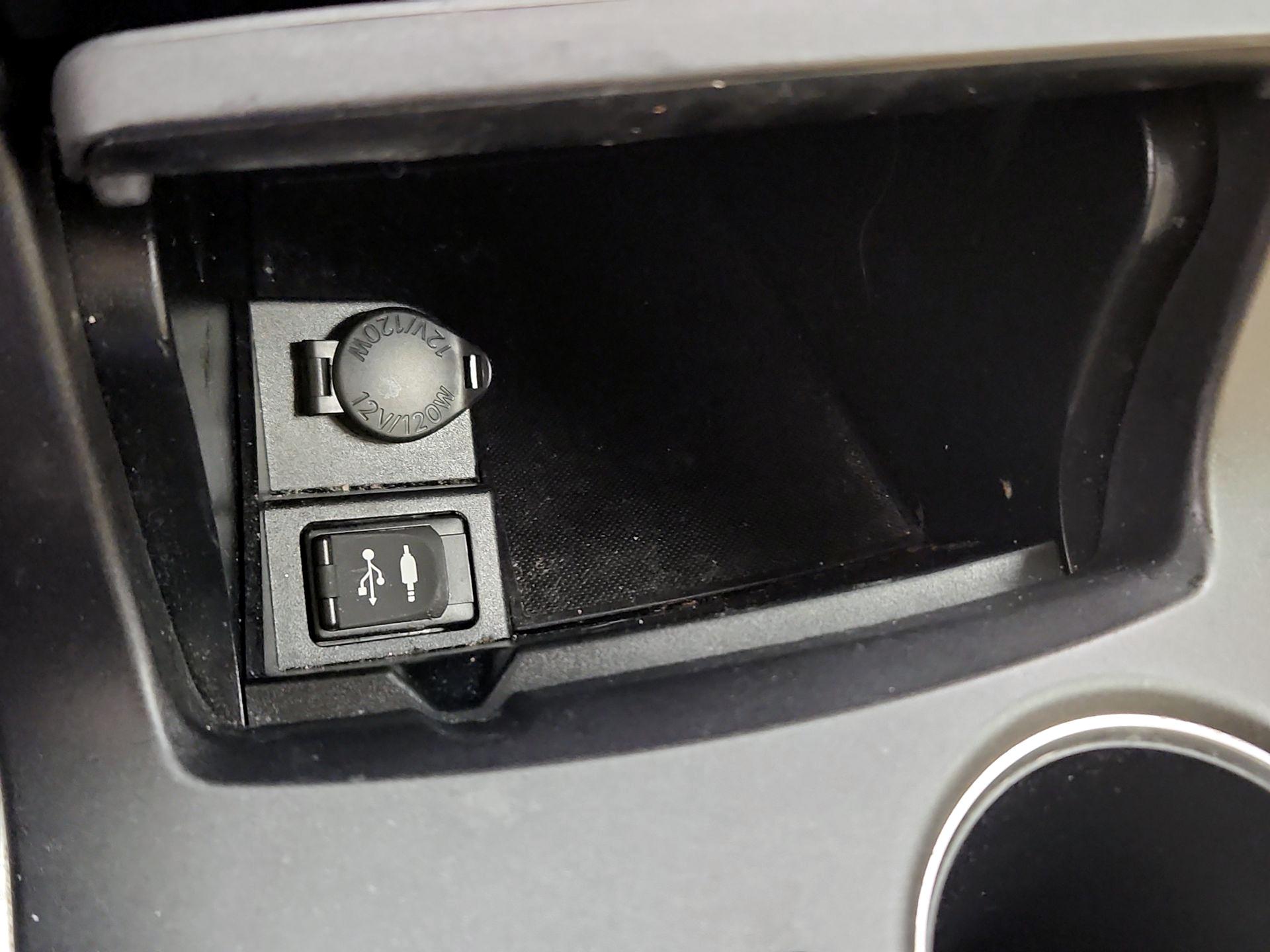 Thumbnail: 2016 Toyota Camry - 17