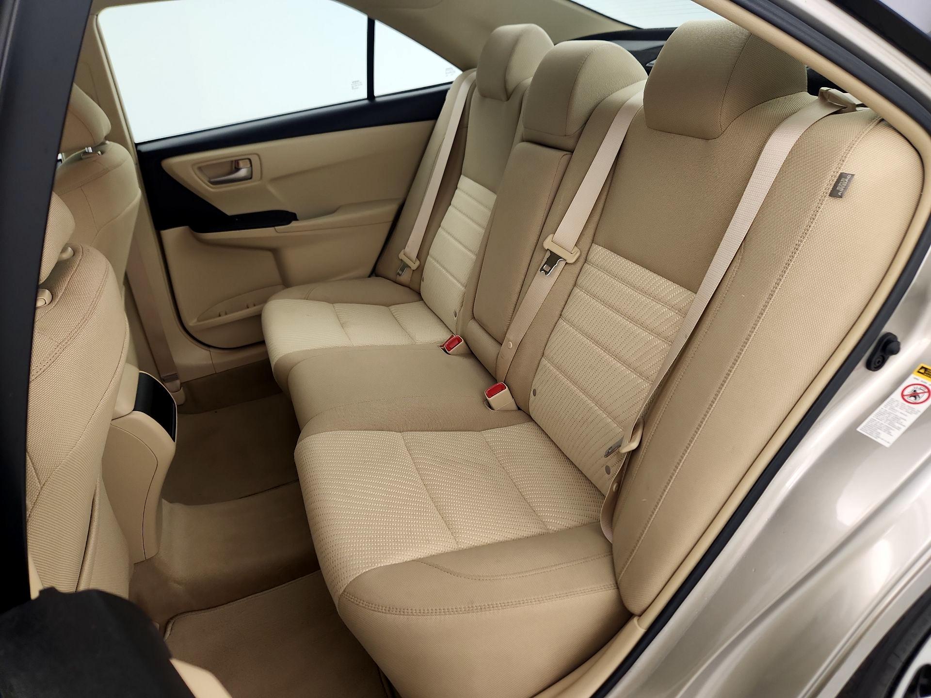 Thumbnail: 2016 Toyota Camry - 18