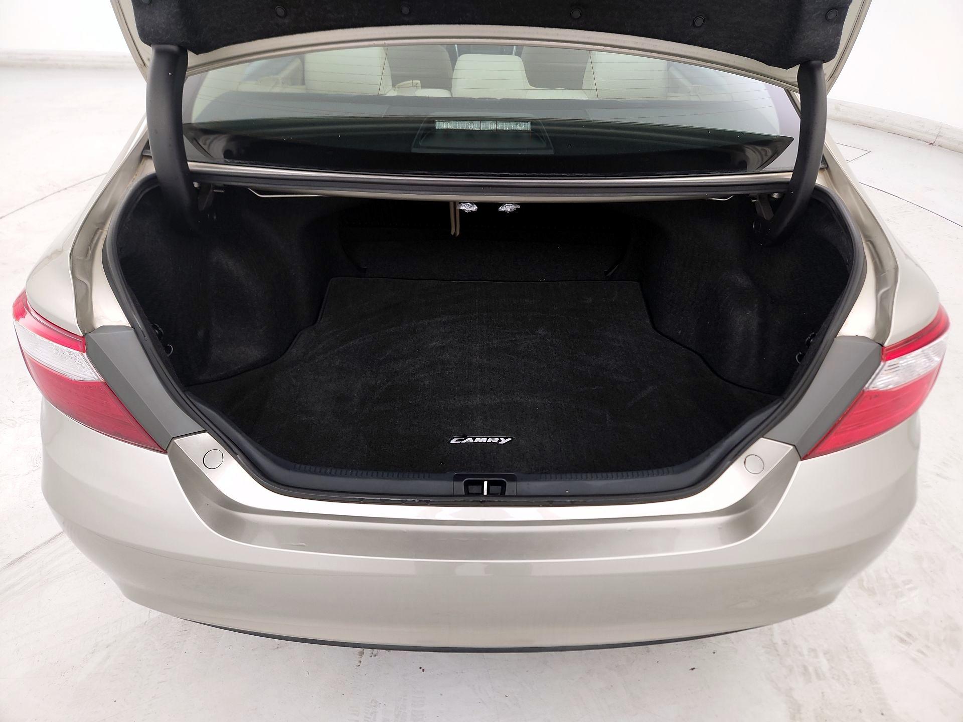 Thumbnail: 2016 Toyota Camry - 19