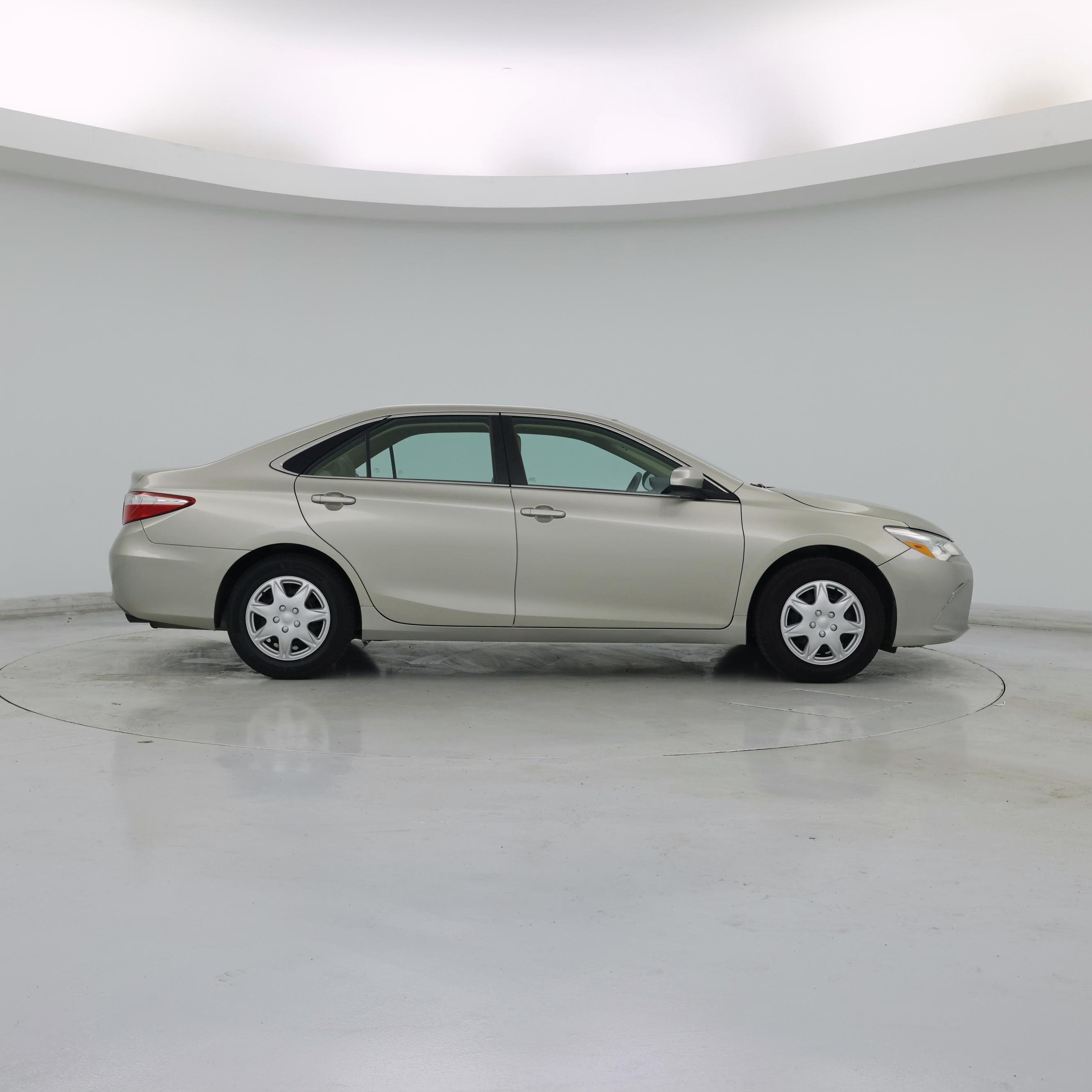 Thumbnail: 2016 Toyota Camry - 7