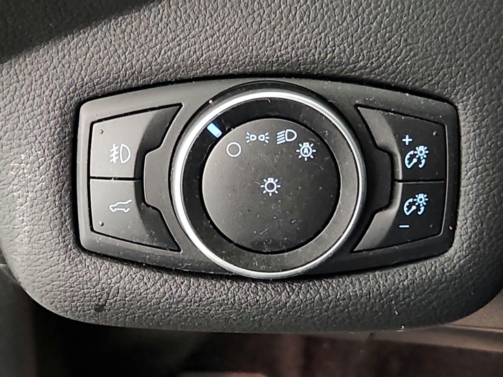 Thumbnail: 2017 Ford Escape - 13