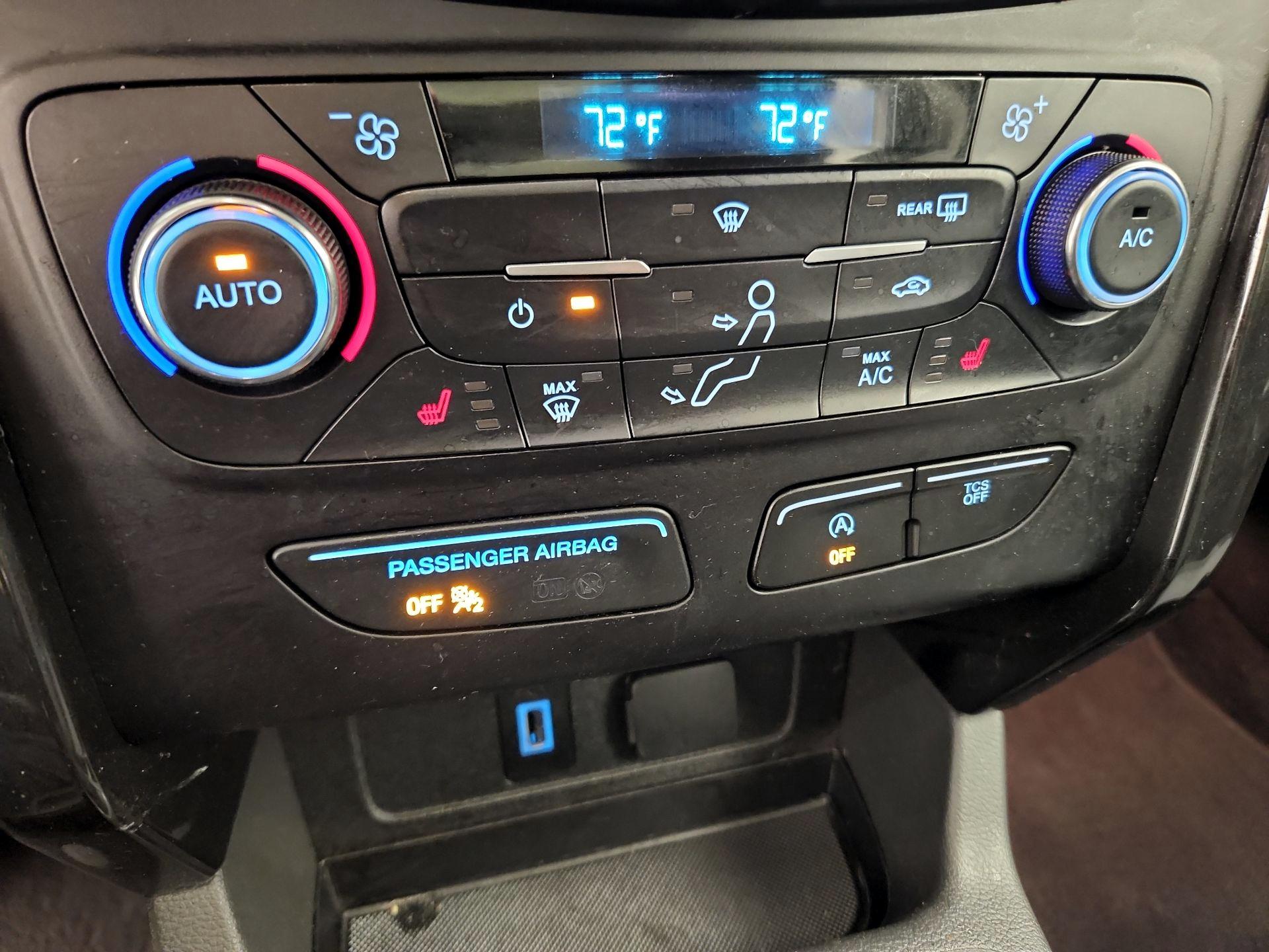 Thumbnail: 2017 Ford Escape - 17